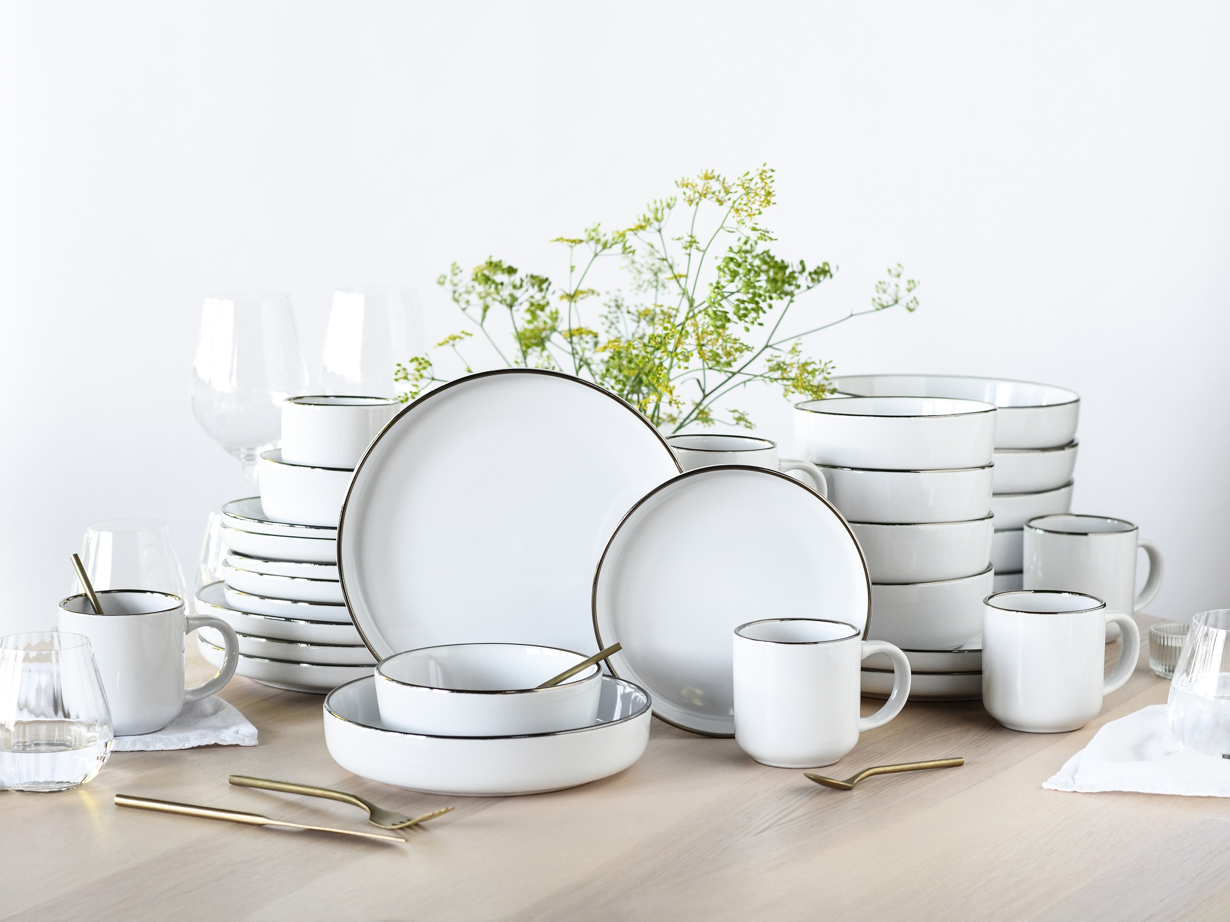 CreaTable Kombiservice »Nordic Festive, Service 30-tlg.« Minimalistisches Design, Dezente goldene Akzente