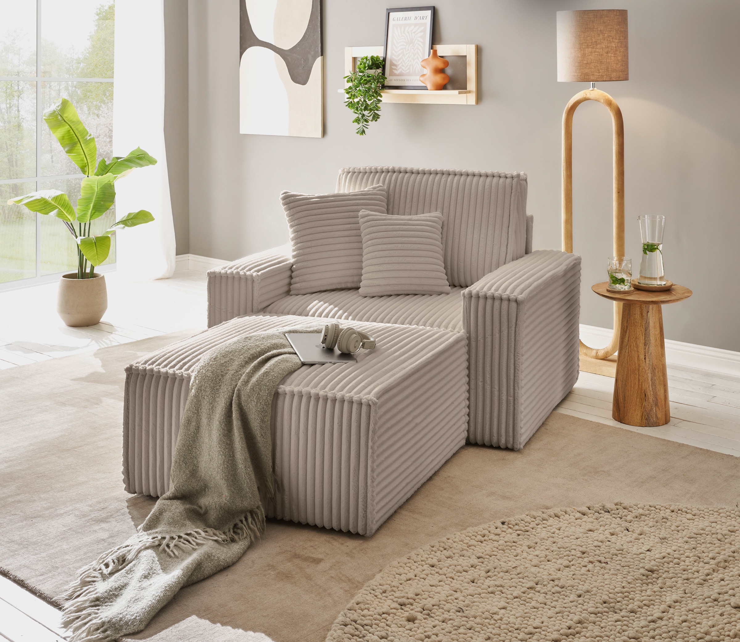 andas Loveseat »FINNLEY, Loveseat & Hocker im Set, trendige Stoffe, inkl. Zierkissen«, (2 St.), verfügbar in den Stoffqualitäten Bouclé, Struktur fein und Mega Cord