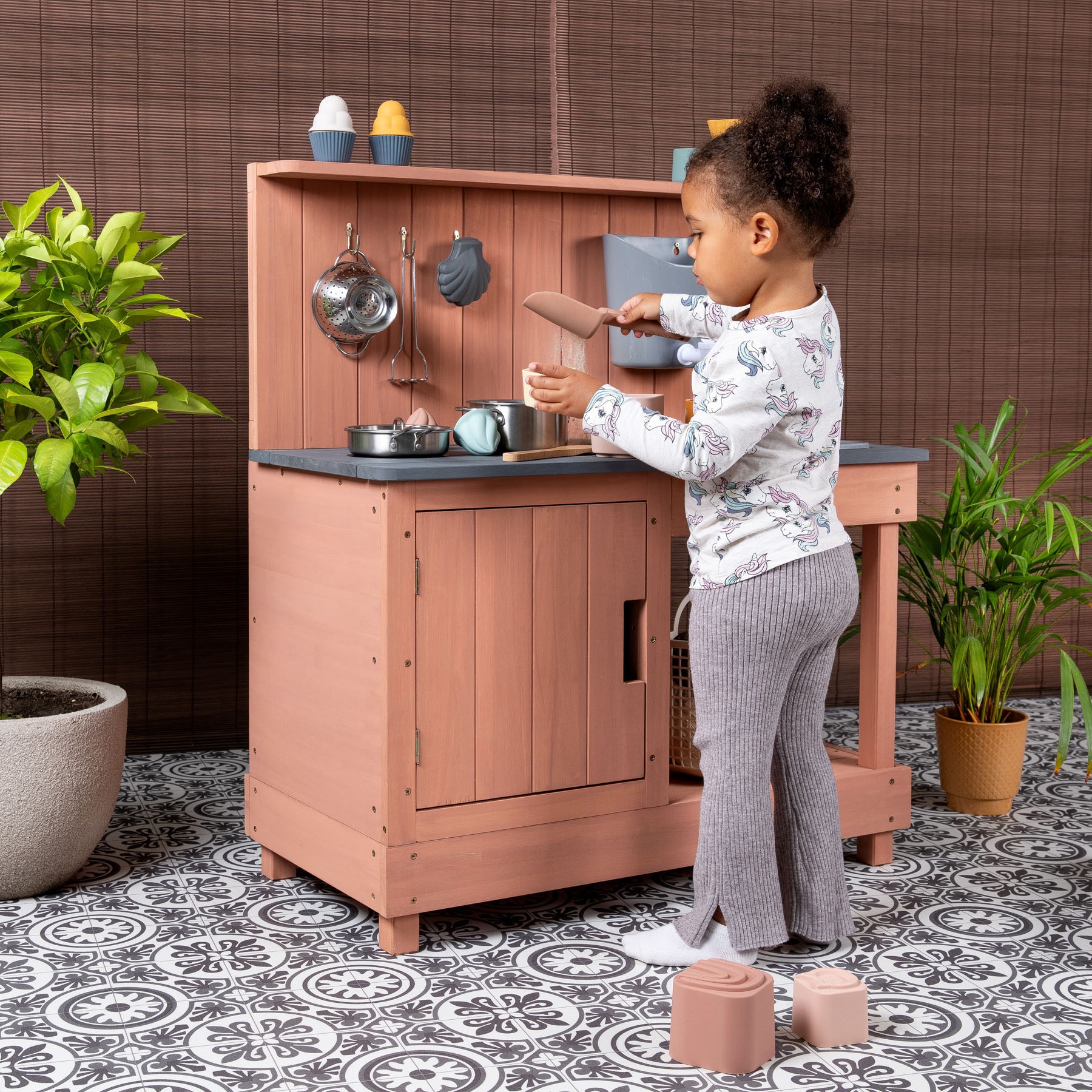 MUDDY BUDDY® Outdoor-Spielküche »Matschküche Mud Expert« Dieses Produkt besteht aus FSC®-zertifiziertem Material.