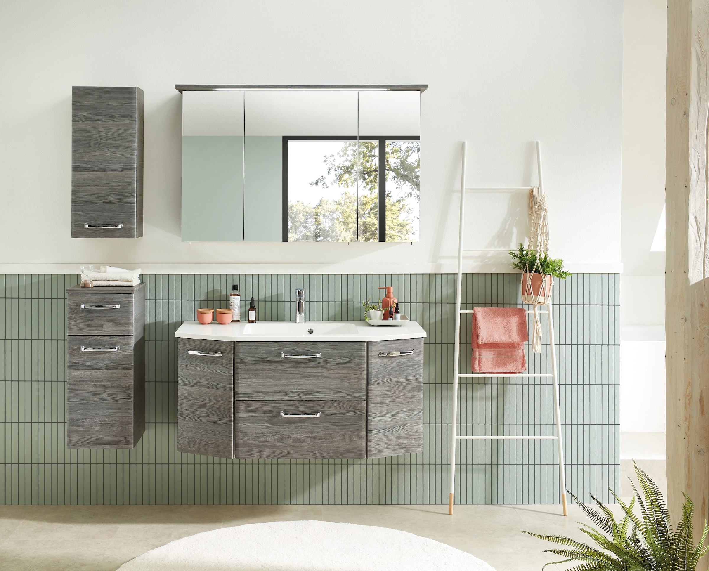 Saphir Hängeschrank »Quickset Wand-Badschrank 30 cm breit mit 1 Tür und 2 Glas-Einlegeböden«, Badezimmer-Hängeschrank inkl. Türdämpfer, Griffe in Chrom Glanz