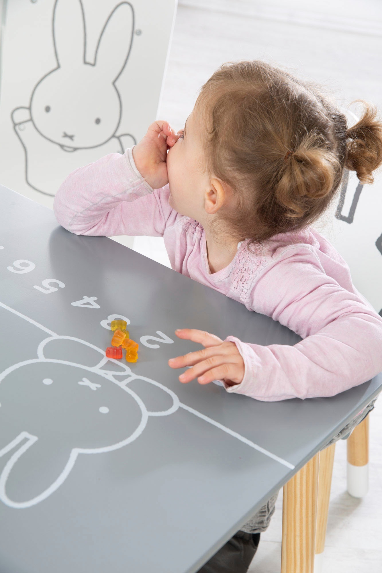 roba® Kinderregal »miffy®, grau«, inklusive 5 Stoffboxen in 2 Größen