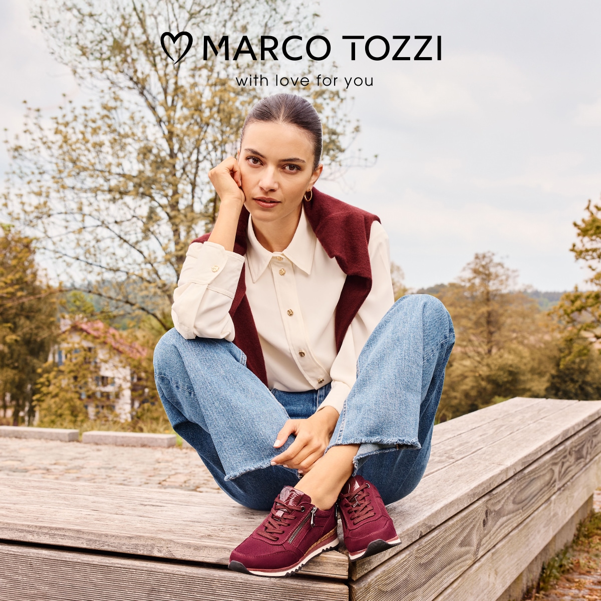 MARCO TOZZI Keilsneaker  Freizeitschuh, Schnürschuh mit leicht glänzender Herz-Logoprägung