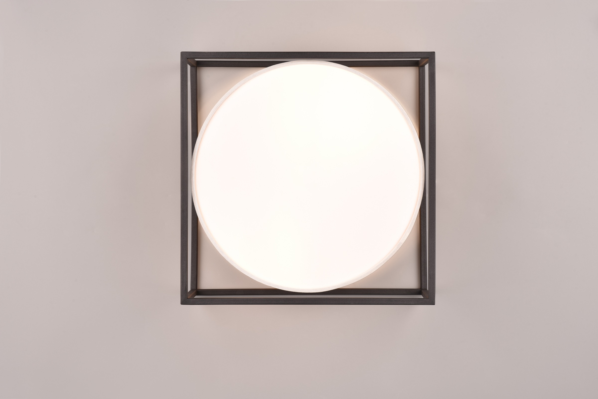TRIO Leuchten Deckenleuchte »ROSS, 2-flammige Deckenlampe mit Stoffschirm 30x30 cm Höhe 15 cm«, 2 flammig, Leuchtmittel E27 | Leuchtmittel wechselbar, Deckenlampe exkl 2x E27 max 25W Metall schwarz Stoffschirm beige