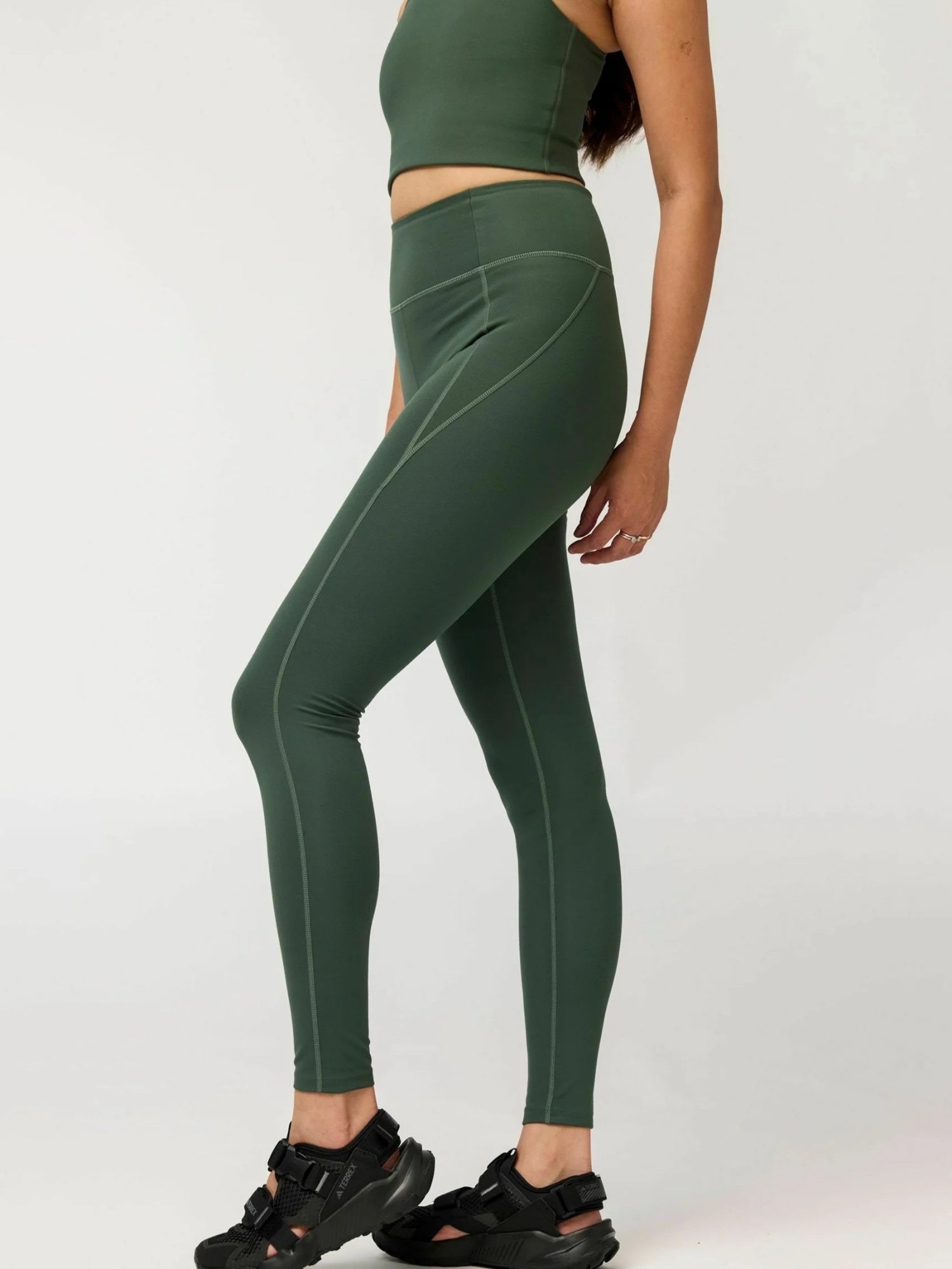 GIRLFRIEND COLLECTIVE Chinohose »Girlfriend Collective Trouser Compressive«