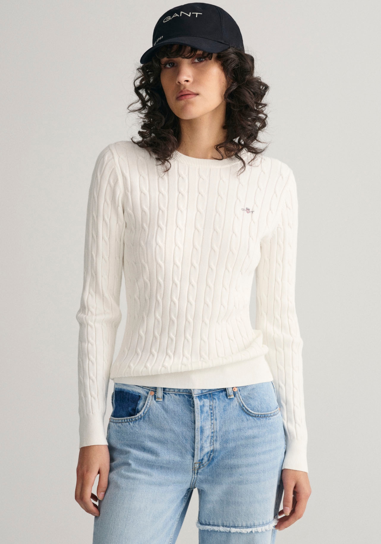 Gant Strickpullover »STRETCH COTTON CABLE C-NECK«, mit Logostickerei auf der Brust