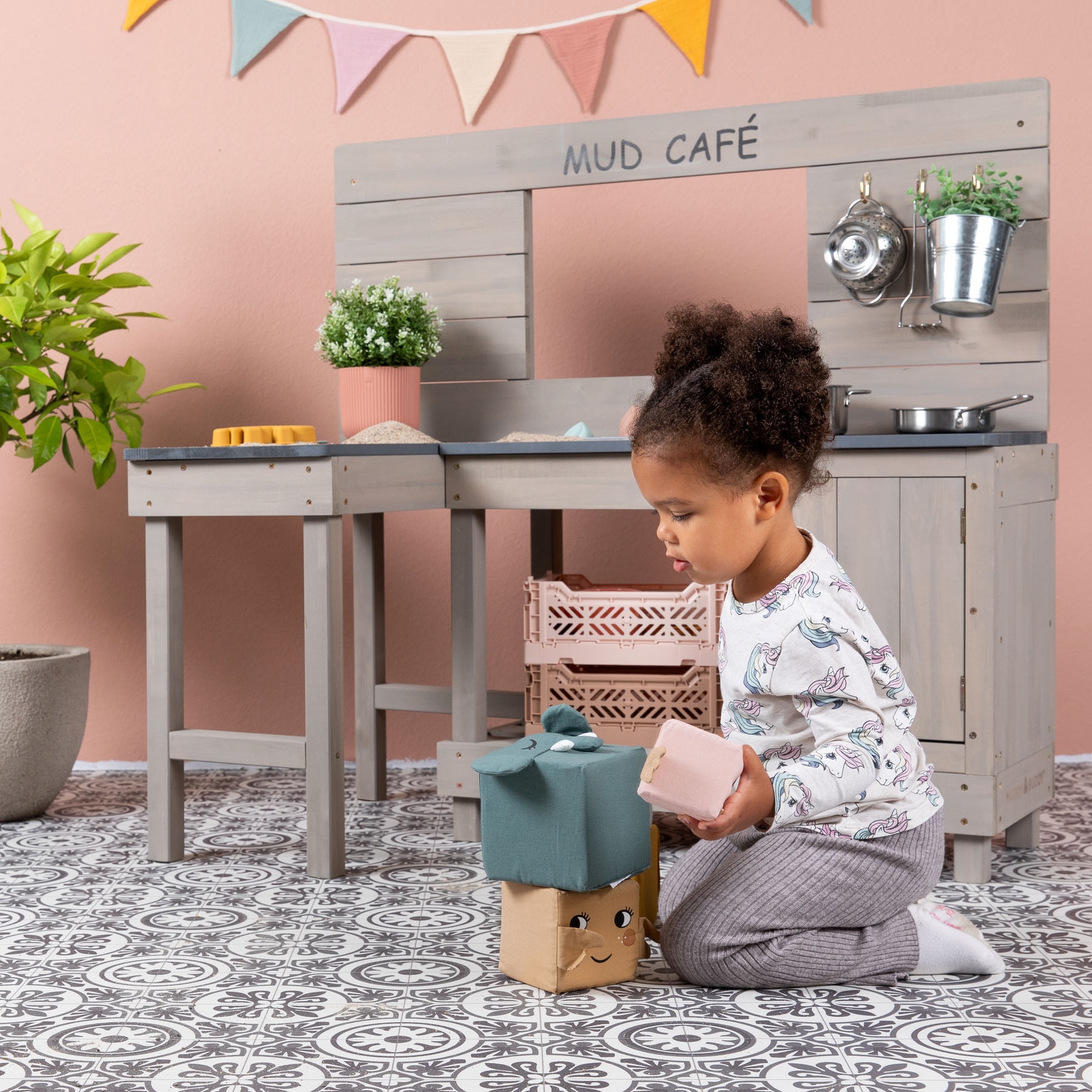 MUDDY BUDDY® Outdoor-Spielküche »Matschküche Coffee Corner« Dieses Produkt besteht aus FSC®-zertifiziertem Material.
