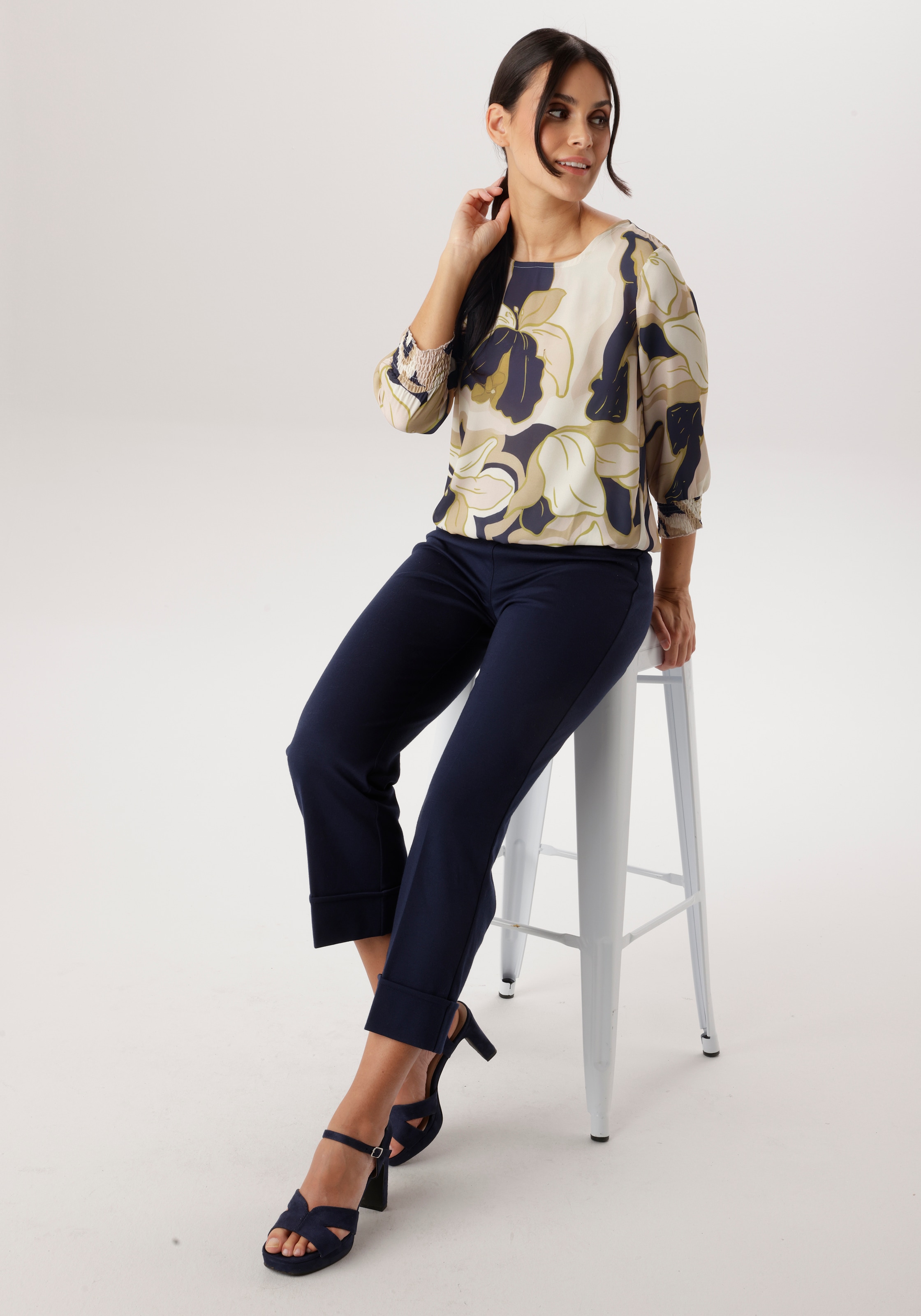 Aniston SELECTED Schlupfbluse mit Smokbündchen und allover Blumenmuster- NEUE  KOLLEKTION