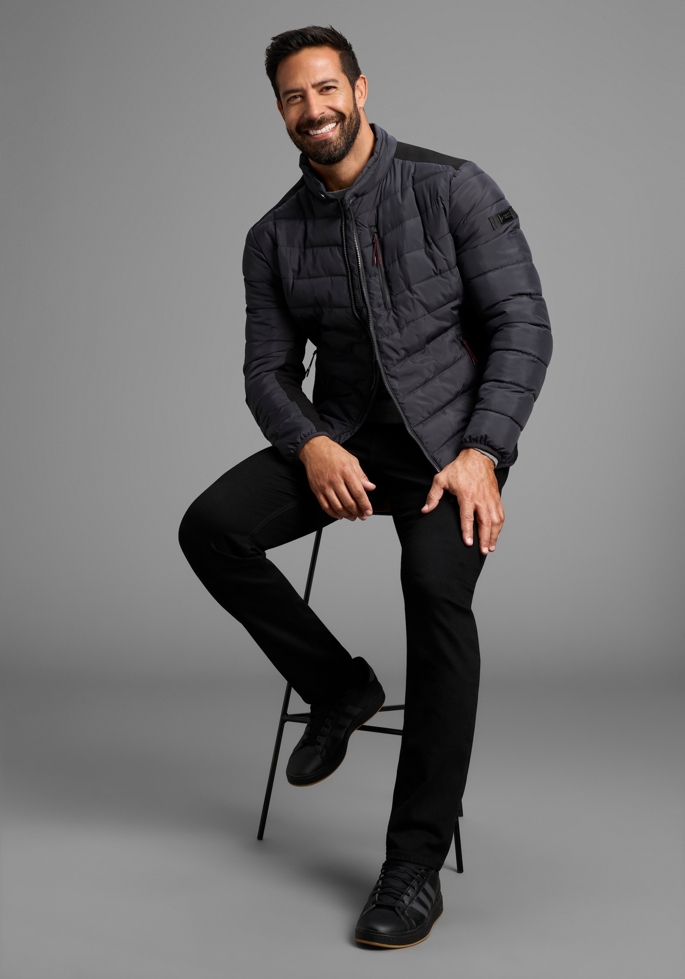 Man's World Steppjacke ohne Kapuze mit Reißverschlusstaschen,  mit Brusttasche,  mit Innentaschen