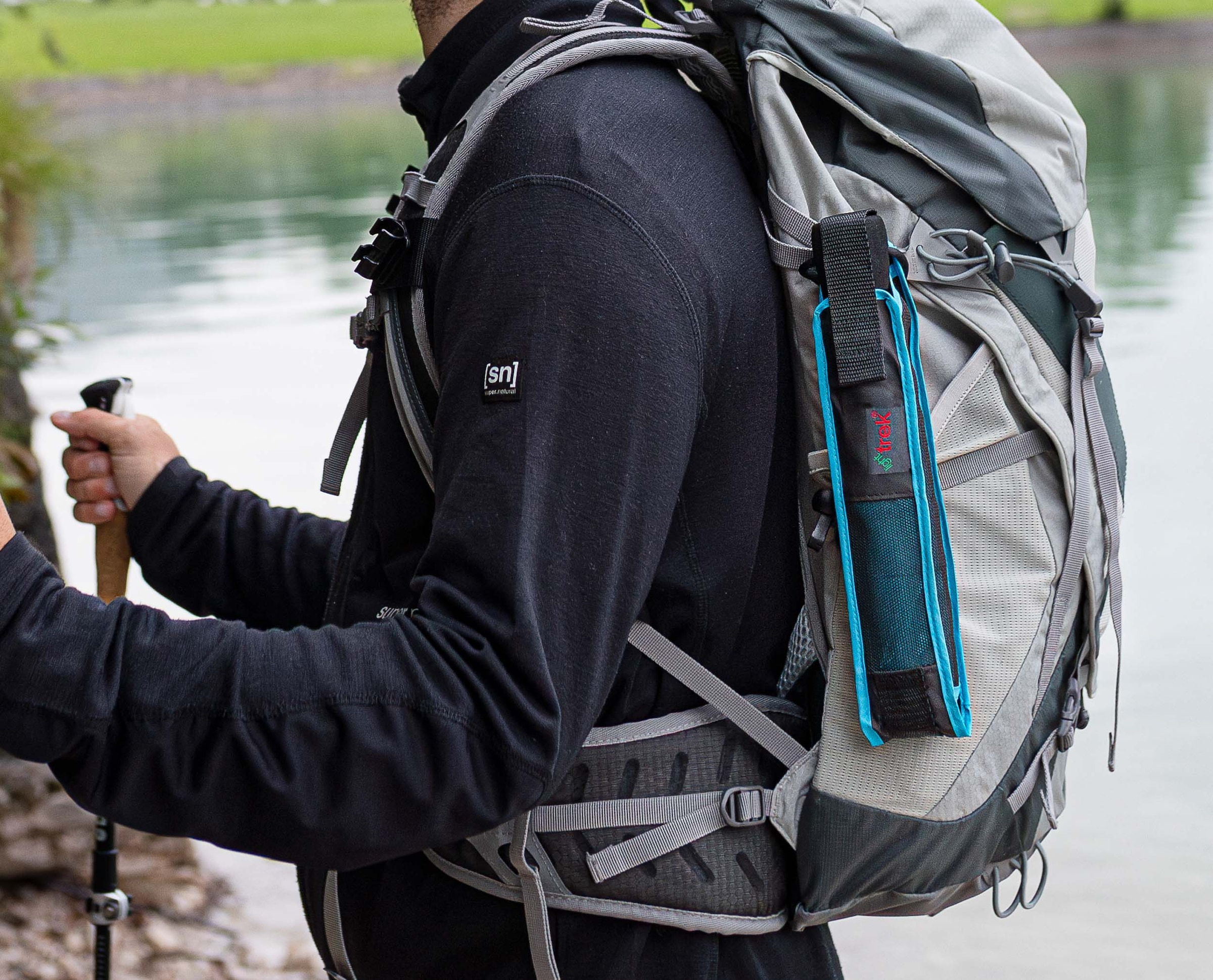 EuroSCHIRM® Taschenregenschirm »light trek«, kompakte Größe, mit integriertem Kompass im Griff
