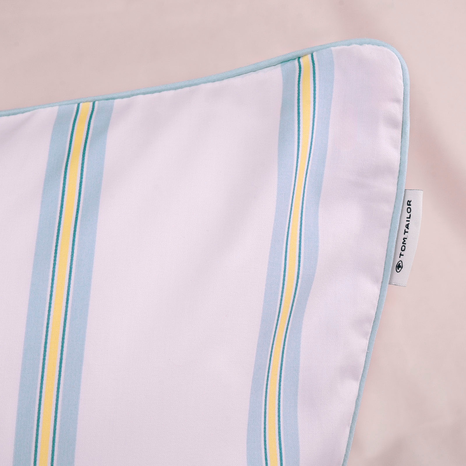 TOM TAILOR HOME Bettwäsche »CLASSIC SATIN STRIPES in Gr. 135x200cm oder 155x220cm«, new bedroom, farbige Paspel am Kissen