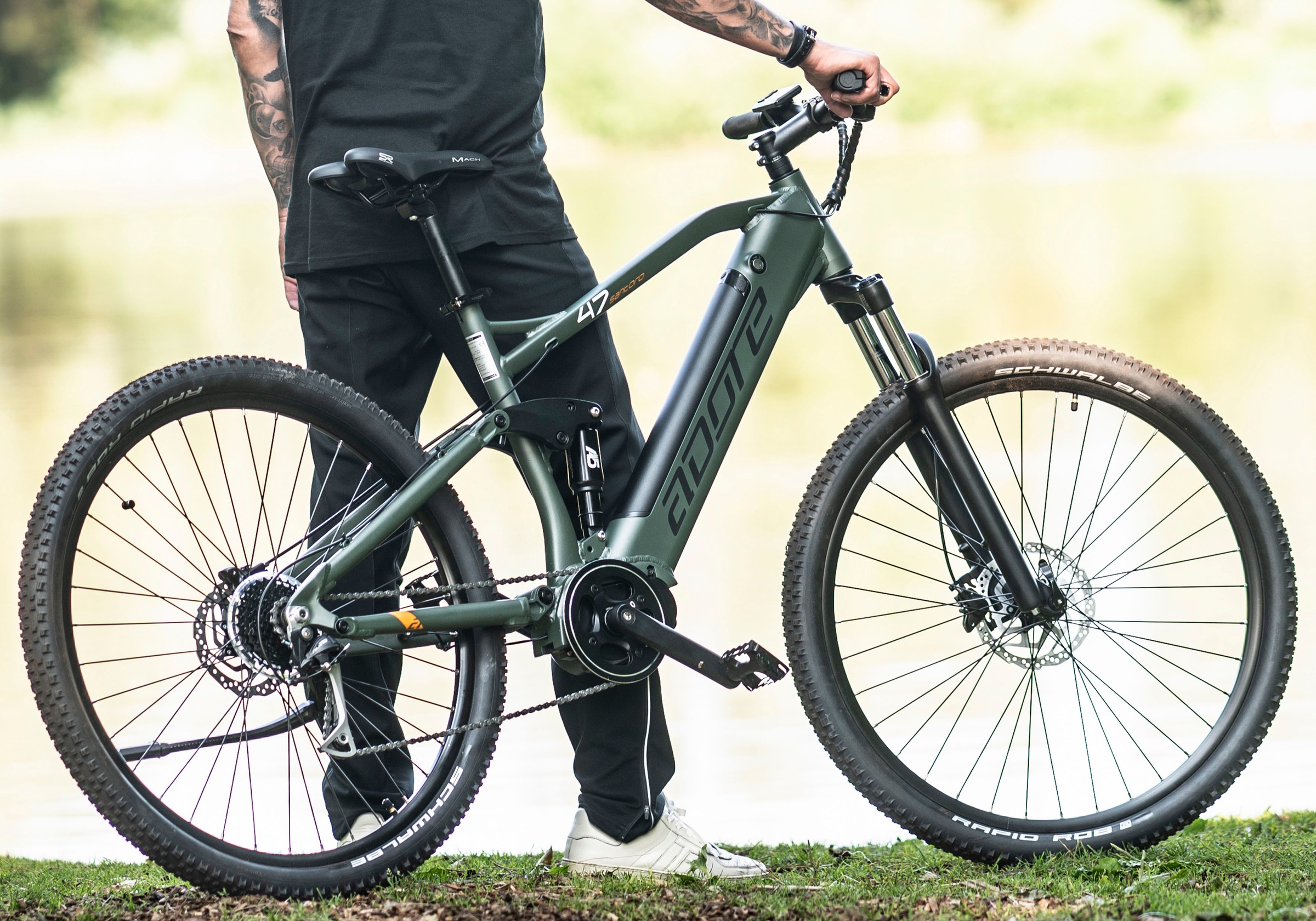 Adore E-Bike »Santoro«, 9 Gang, Shimano, ALIVIO Shadow Design, Mittelmotor 250 W, Pedelec, Elektrofahrrad für Damen u. Herren, MTB