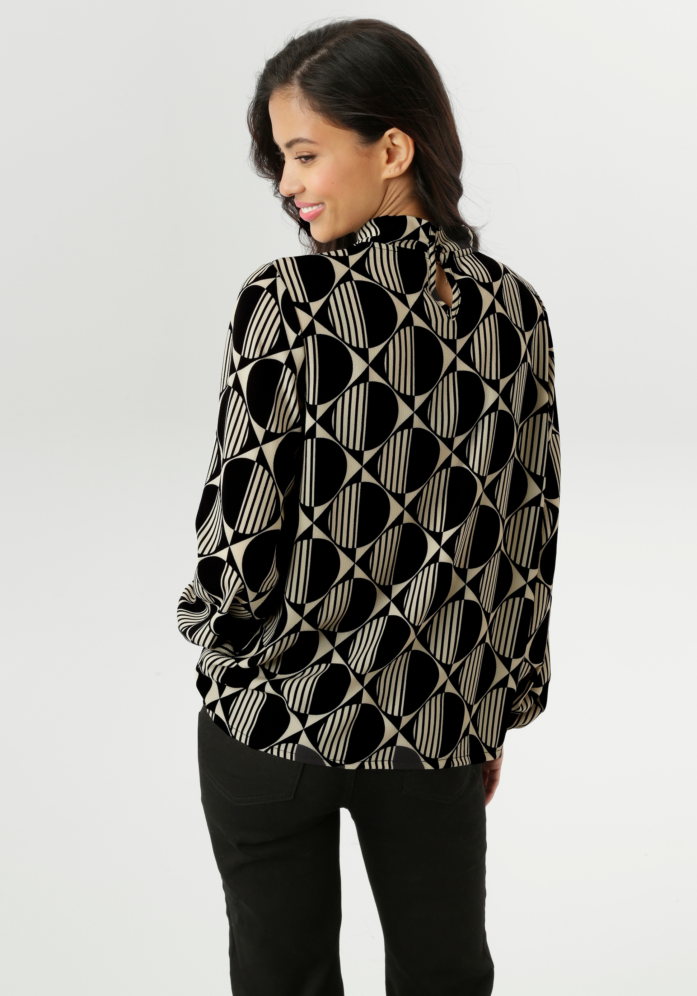 Aniston SELECTED Schlupfbluse mit raffinierter Ausschnittlösung - NEUE KOLLEKTION