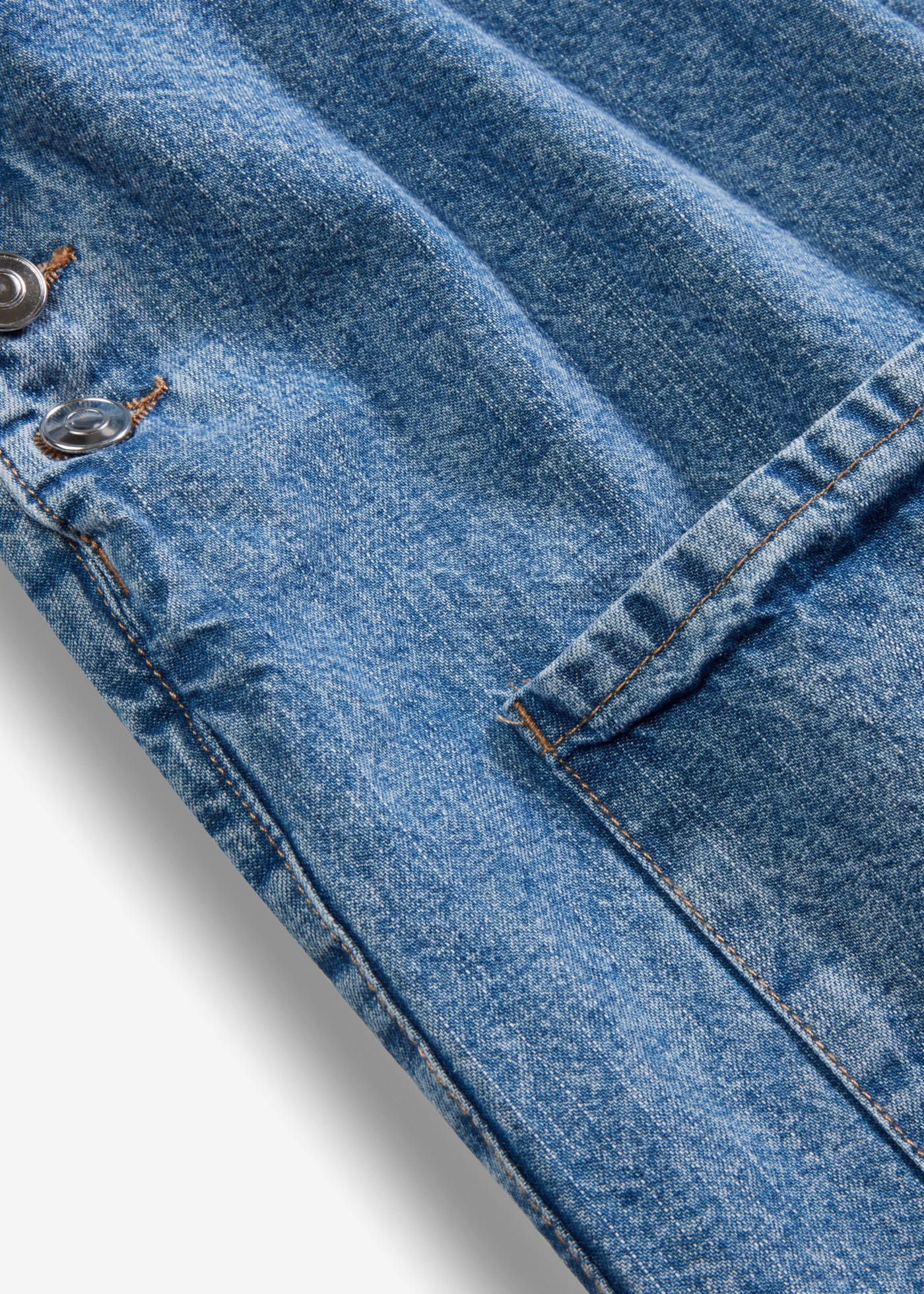 bonprix Jeanskleid A-Linien-Passform, aus Baumwolle, mit zwei aufgesetzten Taschen