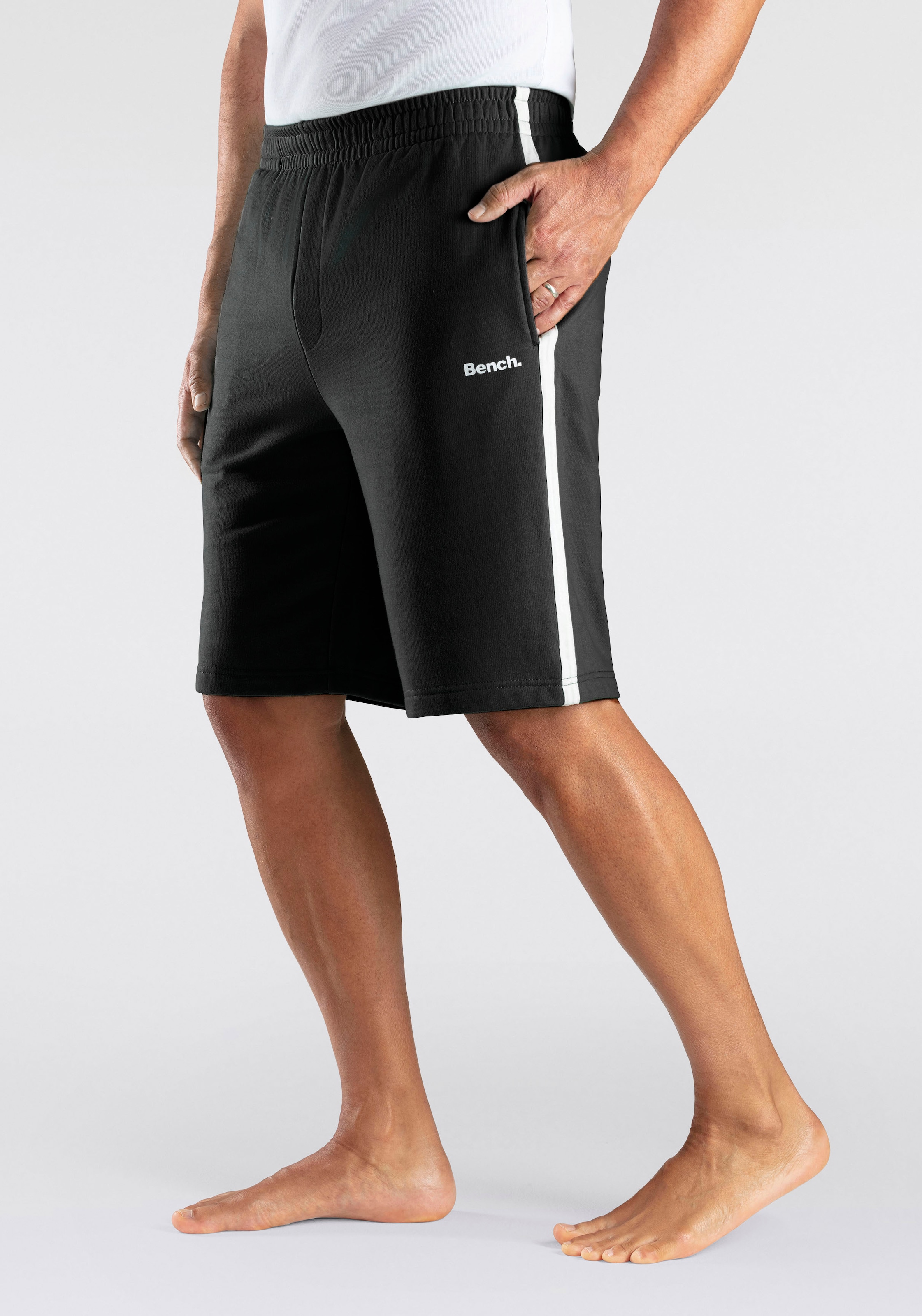 Bench. Loungewear Sweatshorts »kurze Relaxshort, Jogginghose,«, weicher Sweat-Qualität