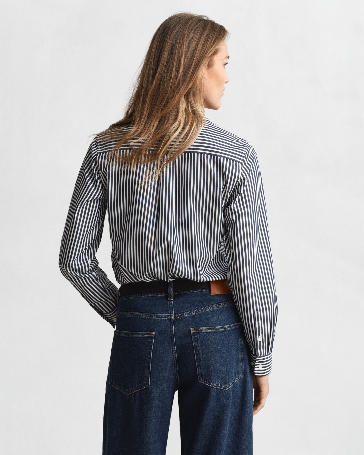 Gant Hemdbluse »REG POPLIN STRIPED SHIRT« mit einer kleinen Logostickerei auf der Brust