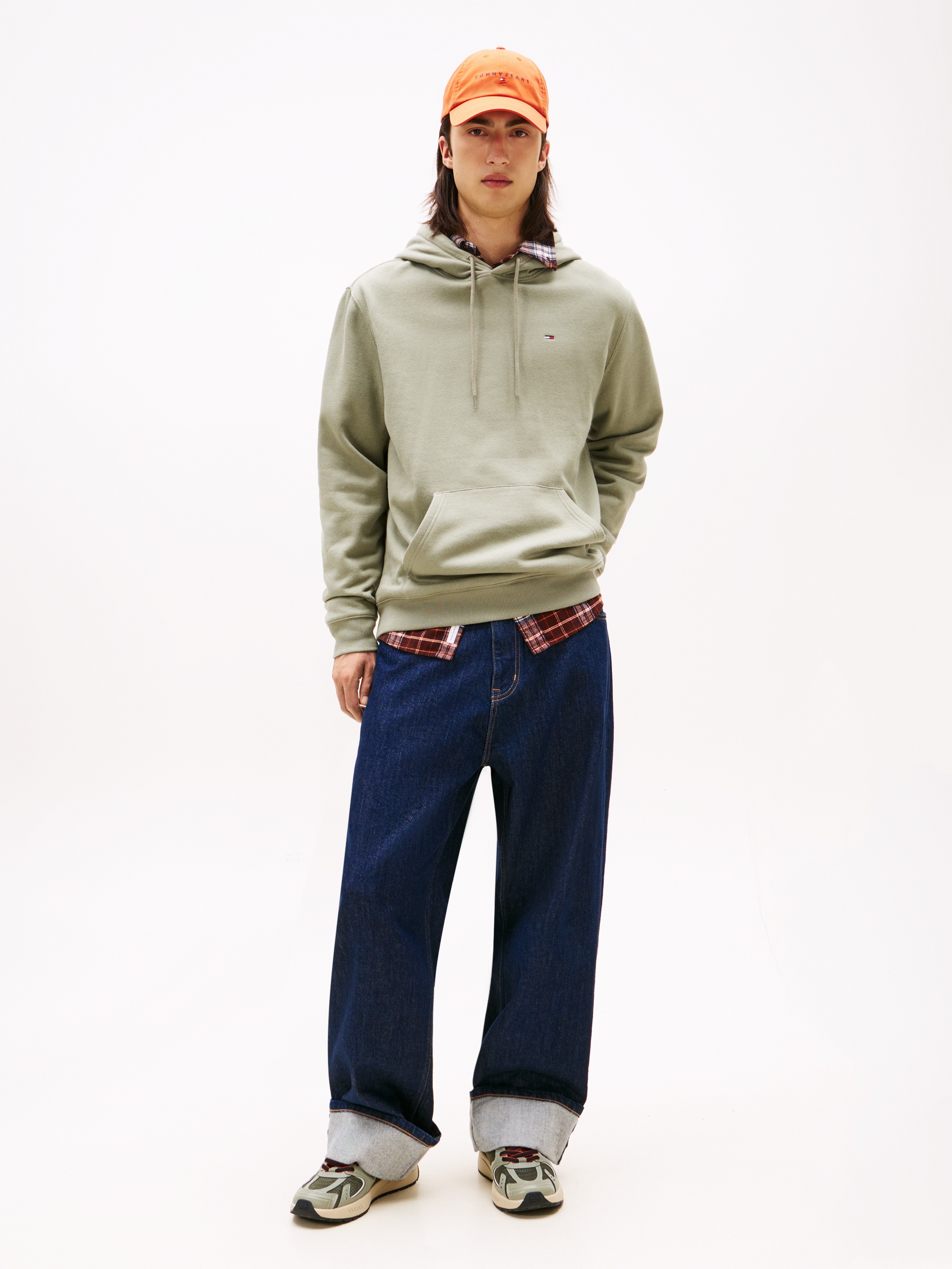 Tommy Jeans Sweatshirt »TJM REG S FLAG HOODIE« mit bestickten Markenlogo auf Brusthöhe