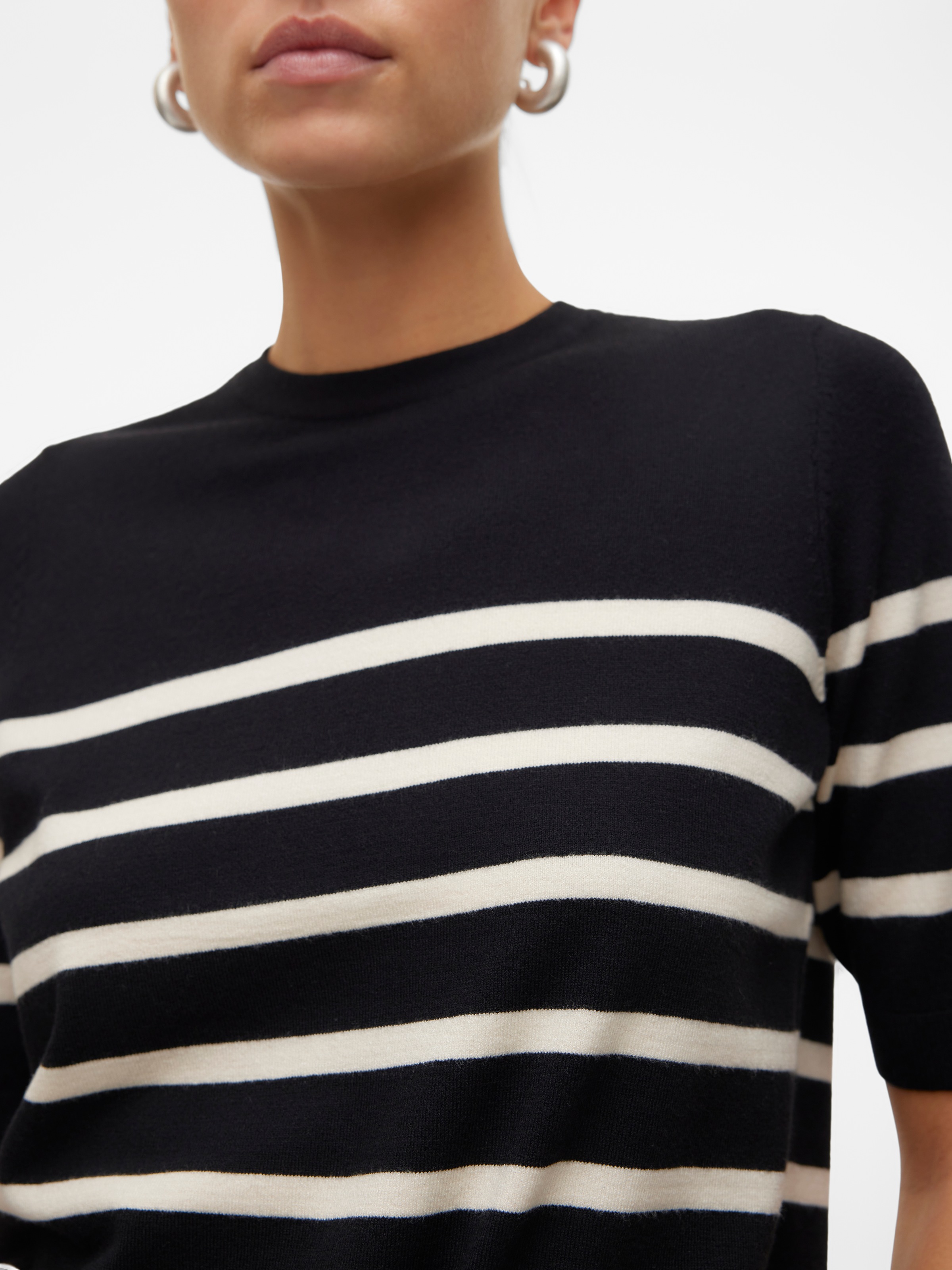 Vero Moda Kurzarmpullover »leichter Feinstrickpullover VMSABA PLAIN SS O-NECK PULLOVER GA NOOS«, (Damenpullover, Rundhalsausschnitt, Kurzarm, Sommerpulli,), im Regular Fit aus pflegeleichtem Materialmix mit Viskose