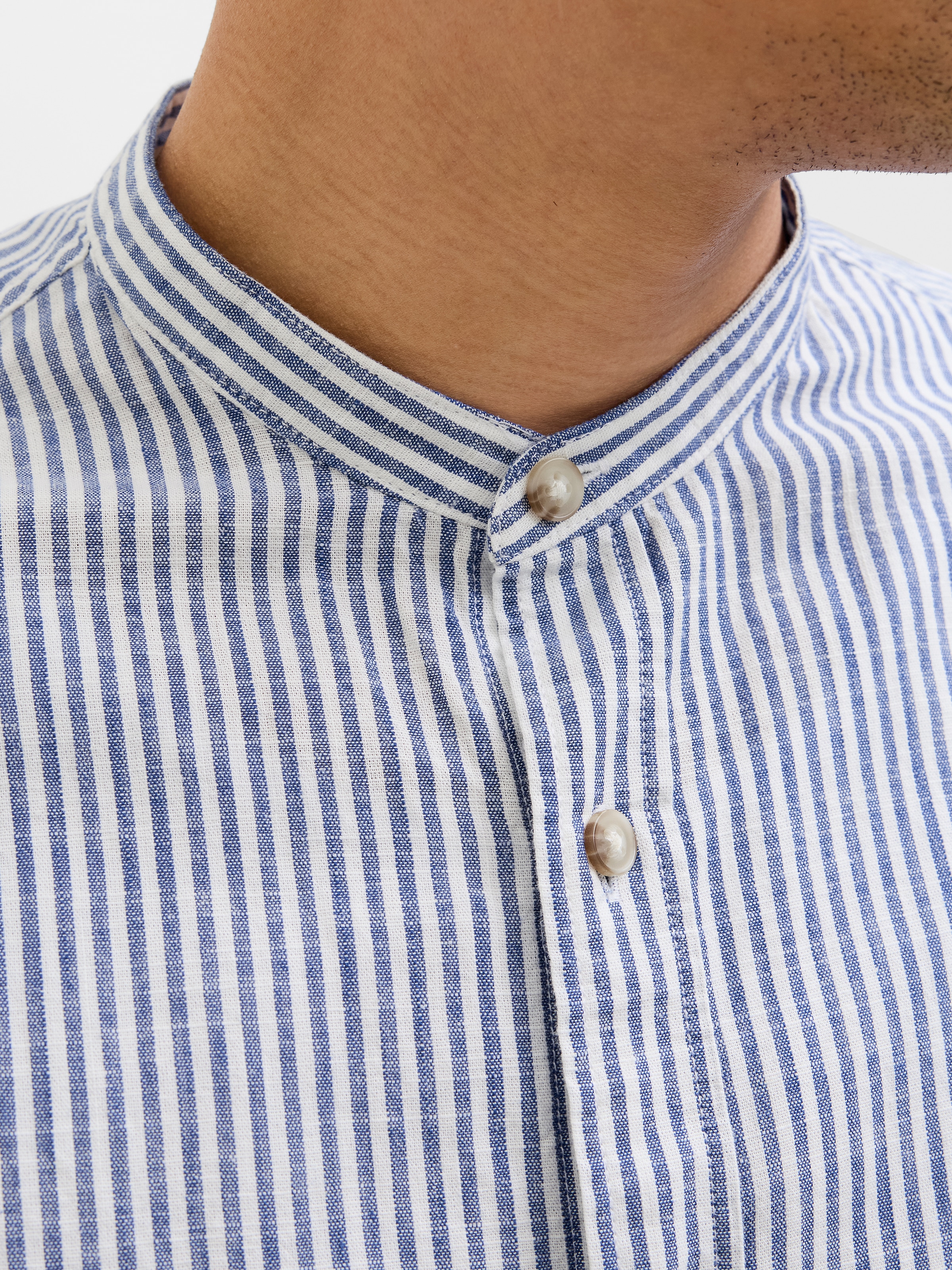 Jack & Jones Langarmhemd »JJESUMMER BAND SHIRT LS SN«, mit Bandkragen