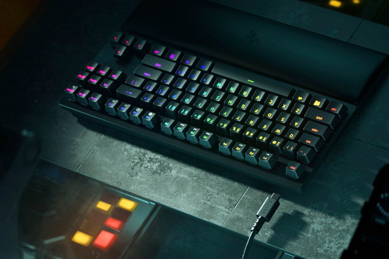 RAZER Gaming-Tastatur »Huntsman V2 Tenkeyless - Clicky Optical Switch - DE«, (USB-Anschluss-Profil-Speicher-Makro-Tasten-Handgelenkauflage-Gaming-Modus)