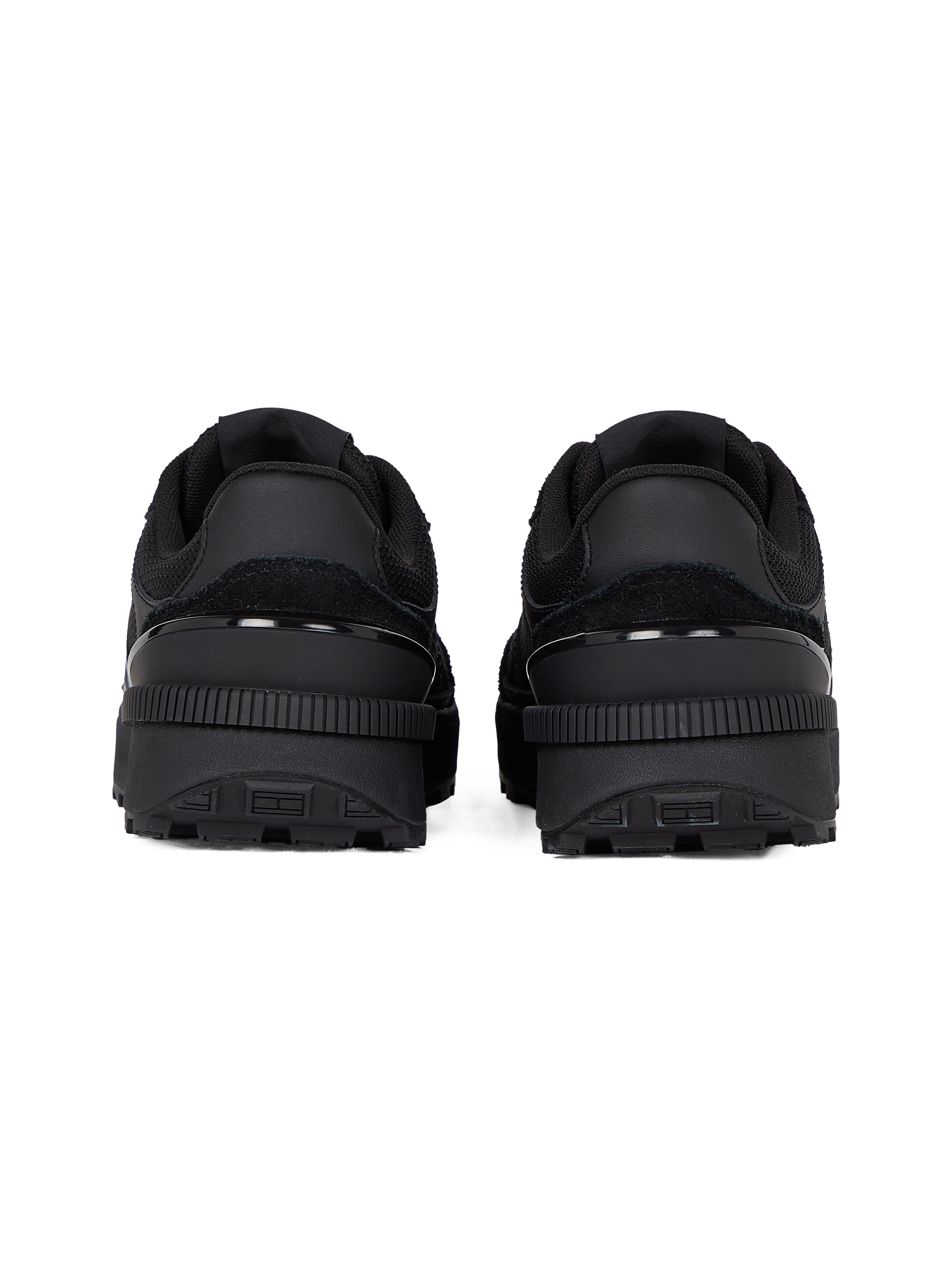 Tommy Jeans Sneaker »TJM TECHNICAL RUNNER ESS«, Freizeitschuh, Halbschuh, Schnürschuh mit gepolstertem Schaftrand