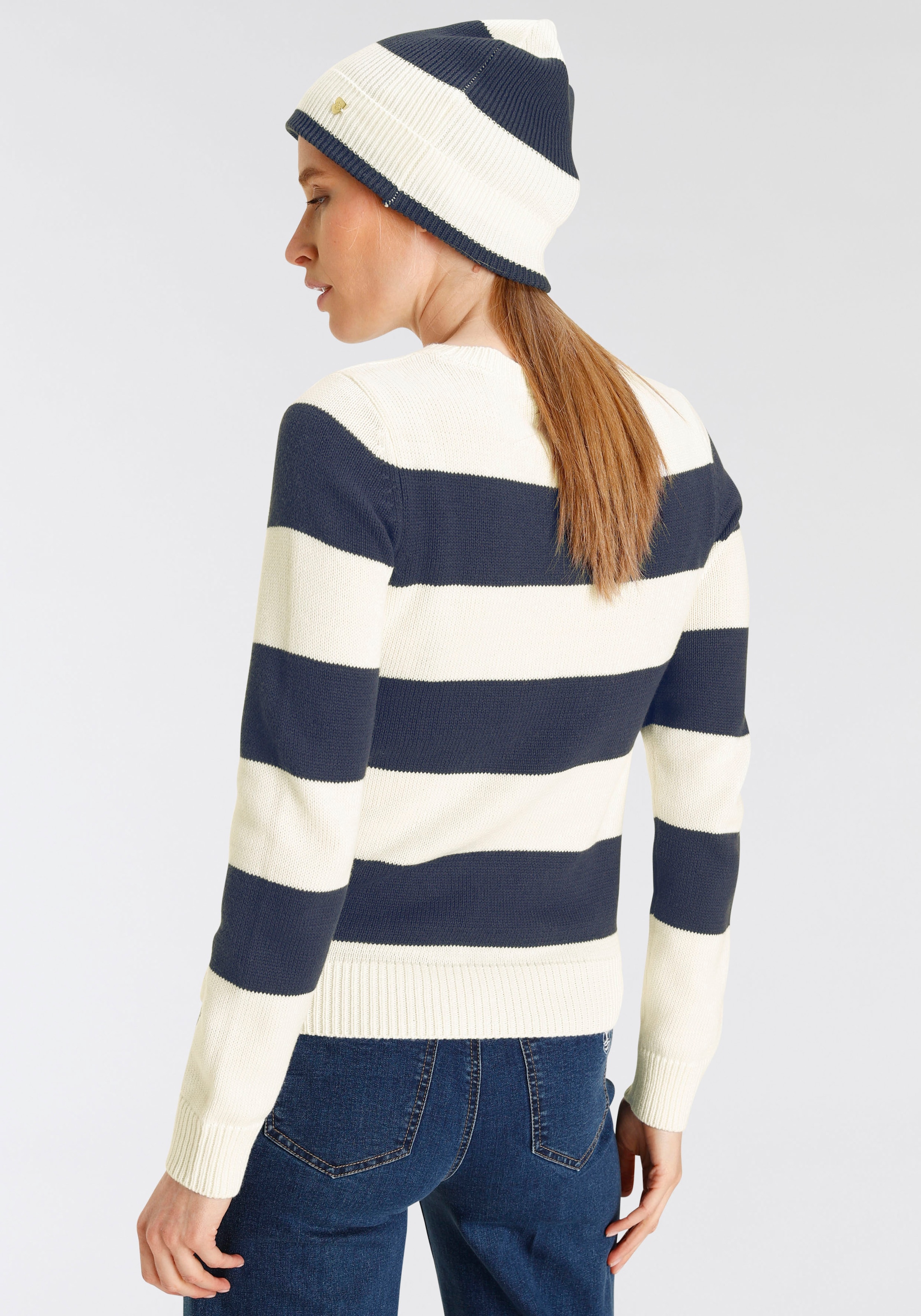 DELMAO Rundhalspullover, (Set, 2 tlg., Pullover + Mütze), mit passender Mütze