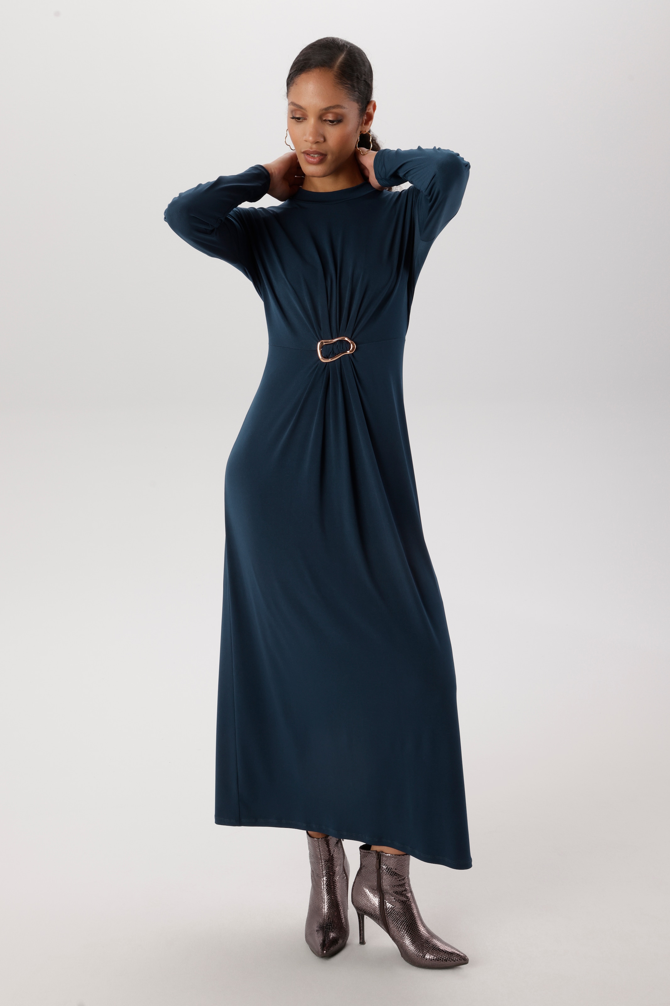 Aniston SELECTED Maxikleid schmeichelnde Raffung mit dekorativer Brosche - NEUE KOLLEKTION