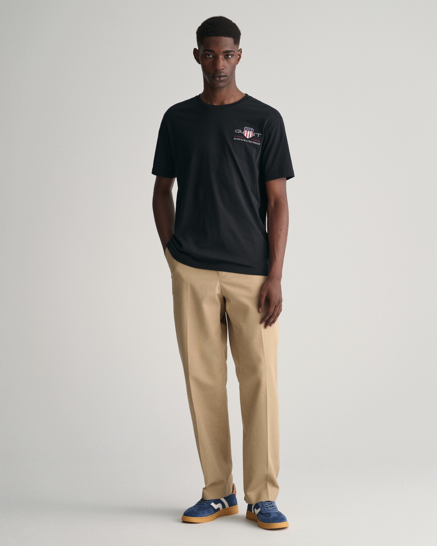 Gant T-Shirt »REG ARCHIVE SHIELD EMB SS T-SHIRT« von dem Archiv aus den 1980er-Jahren inspiriert