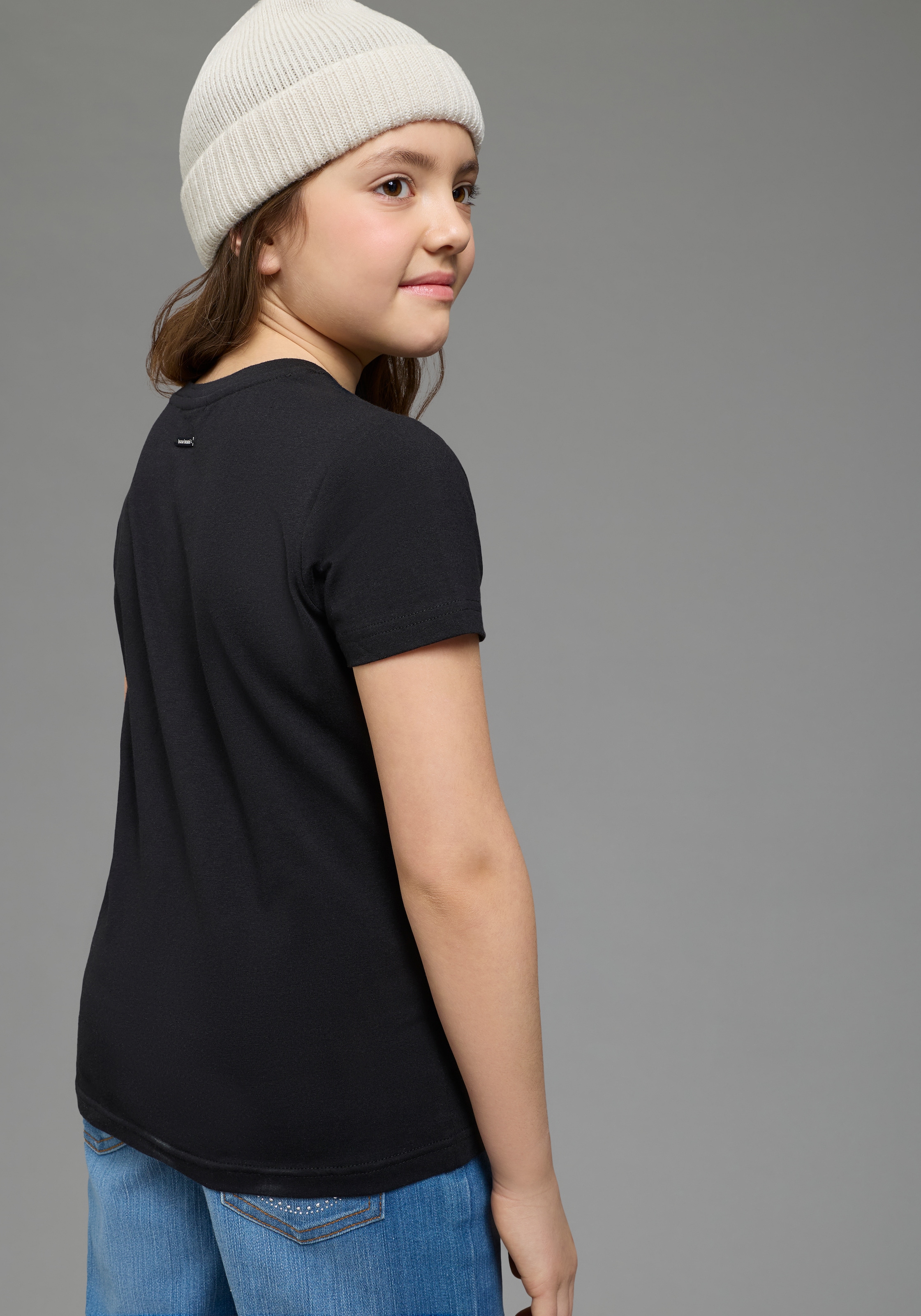 Bruno Banani T-Shirt »Banani Paillettenshirt für modische Girls« modische Basic-Passform, Kurzarm, mit Pailletten und Print