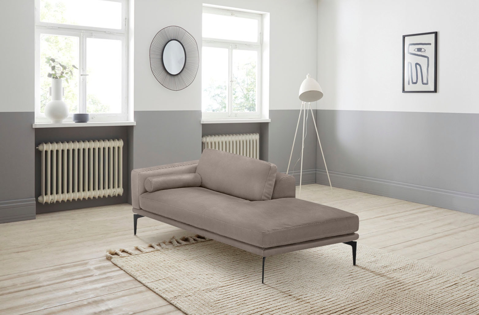 Egoitaliano Ottomane »Masu, Design trifft super Sitzkomfort, mit toller Detailverarbeitung«, Rückenkissen und Armteilrolle für mehr Komfort, mit Metallfüßen