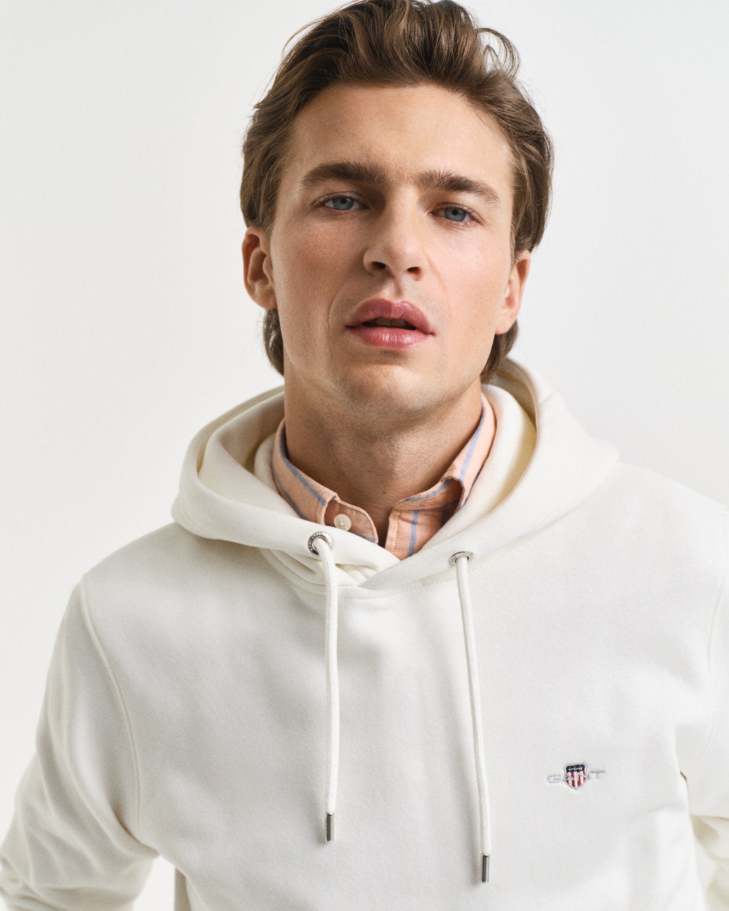 Gant Hoodie »REG SHIELD HOODIE«, mit Logostickerei auf der Brust