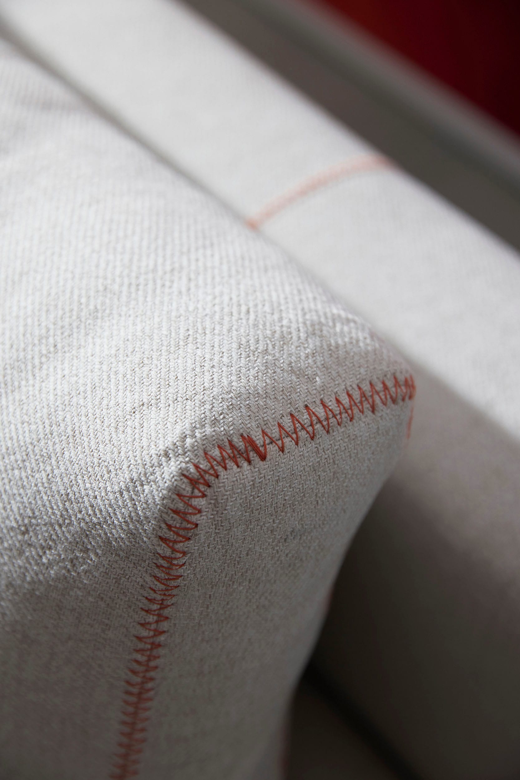 INNOVATION LIVING ™ 3-Sitzer »SIGGA X Schlafsofa mit hohen Sitz- und Liegekomfort«, Dekorative Kontrastnähte, detailreiches Design