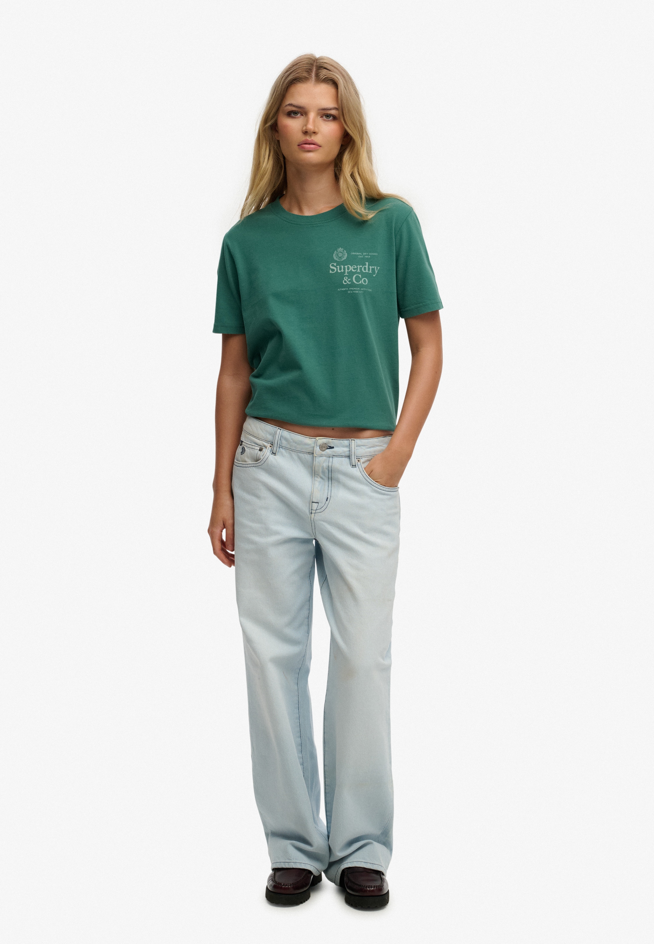 Superdry Print-Shirt »LUXE CASUAL RLXD TEE« aus Baumwolle und Single Jersey, Relaxed Fit, mit Rundhalsausschnitt