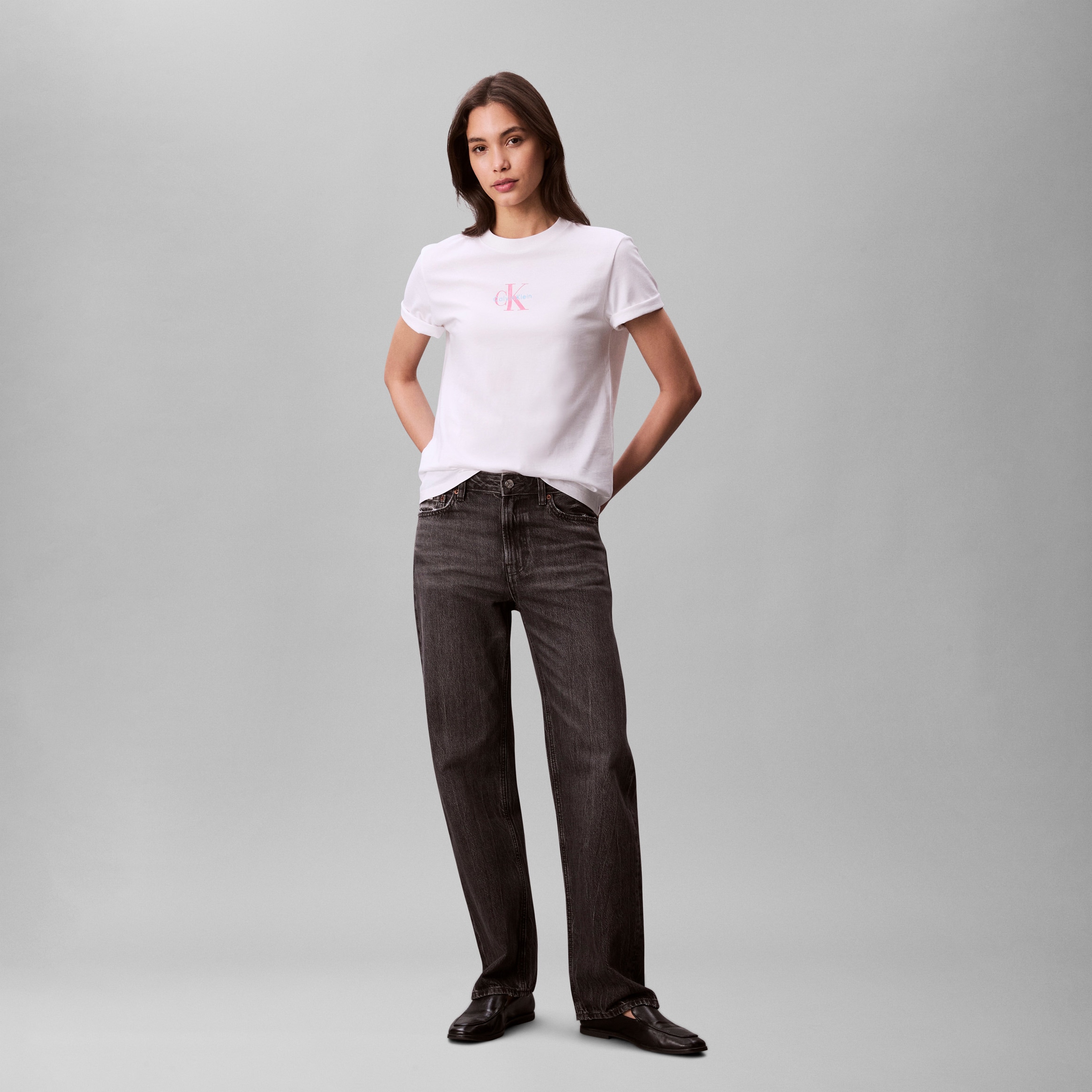Calvin Klein Jeans Kurzarmshirt »SS 20s CLASSIC LOGO TEE«, Mit Rundhalsausschnitt