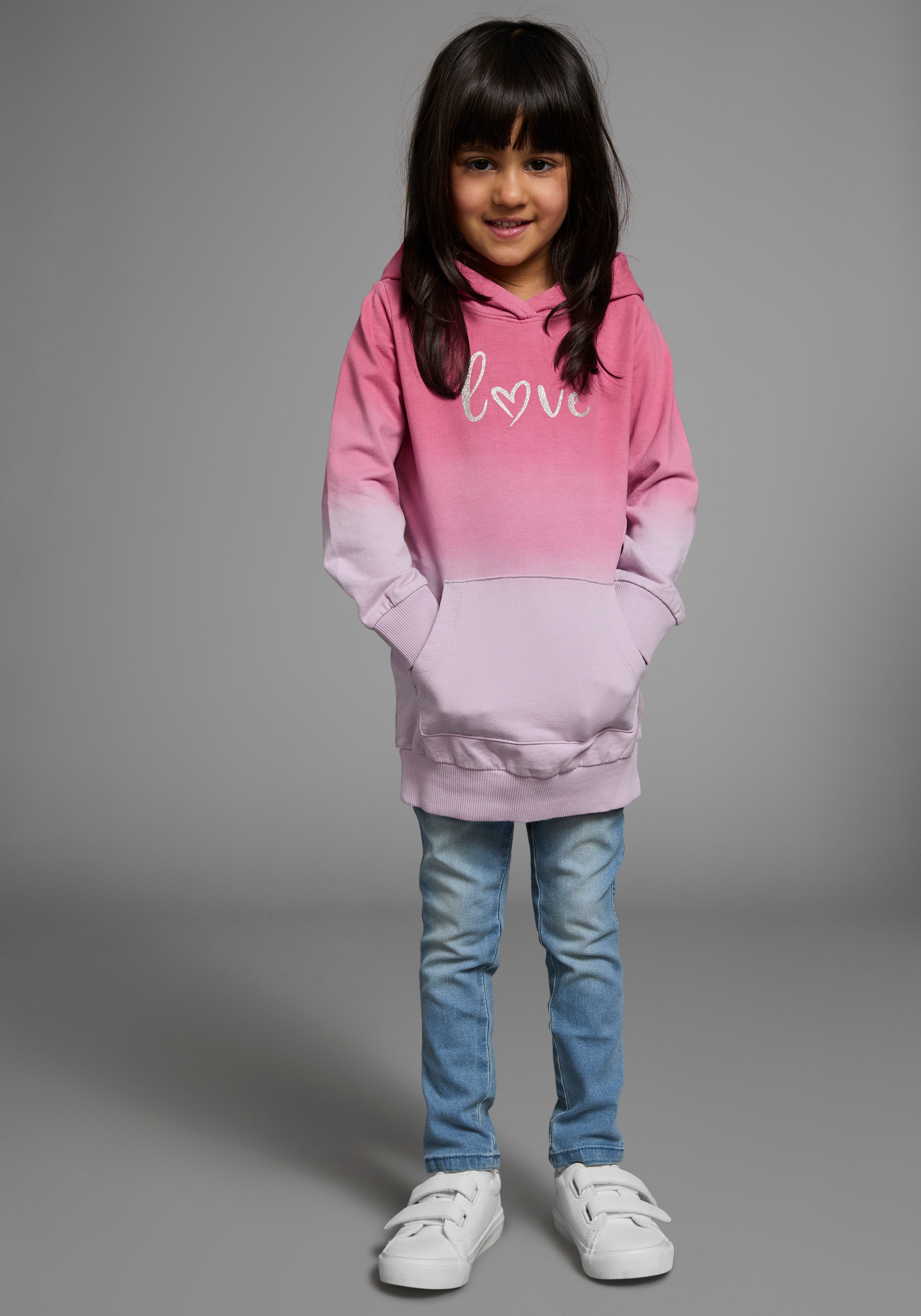 KIDSWORLD Kapuzensweatshirt », Longsweatshirt mit LOVE print«, Langarm,  po-bedeckend,  mit Glitzerdruck,  aus Baumwolle

