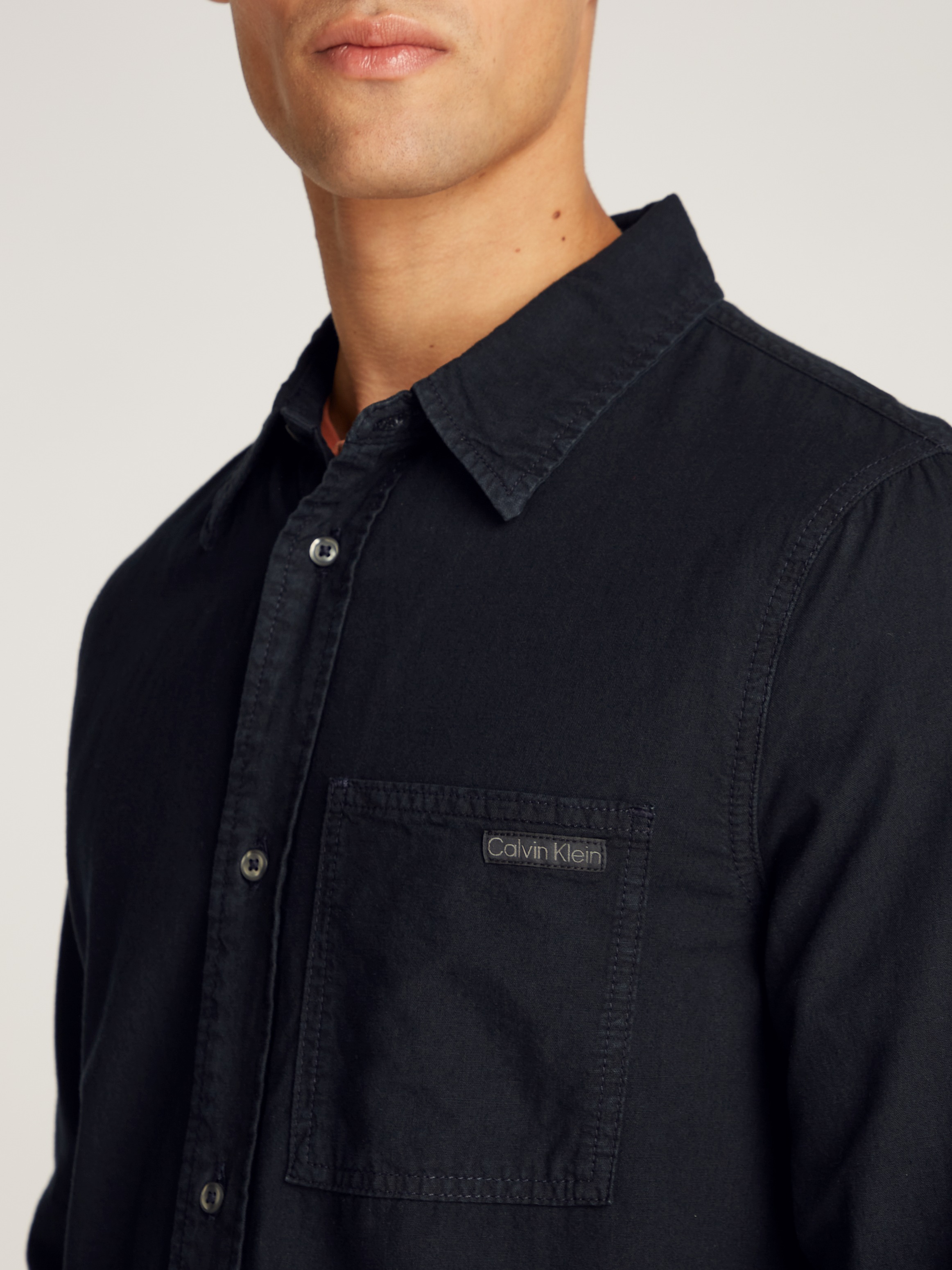 Calvin Klein Jeans Langarmhemd »REGULAR CHAMBRAY SHIRT«, Logodruck, Brusttasche
