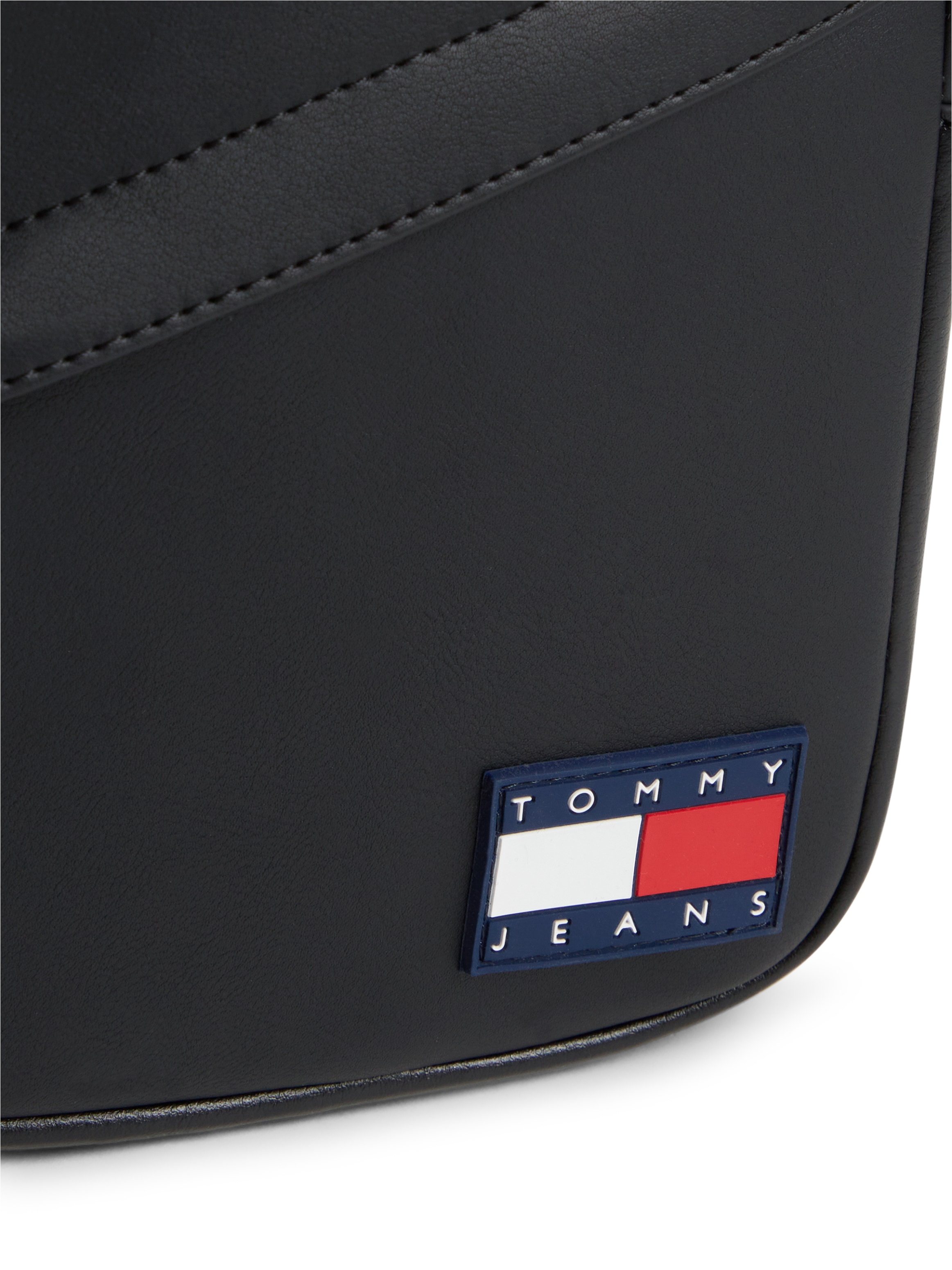 Tommy Jeans Umhängetasche »TJM DAILY PU REPORTER« Schultertasche, Crossbodybag mit Logoaufnäher