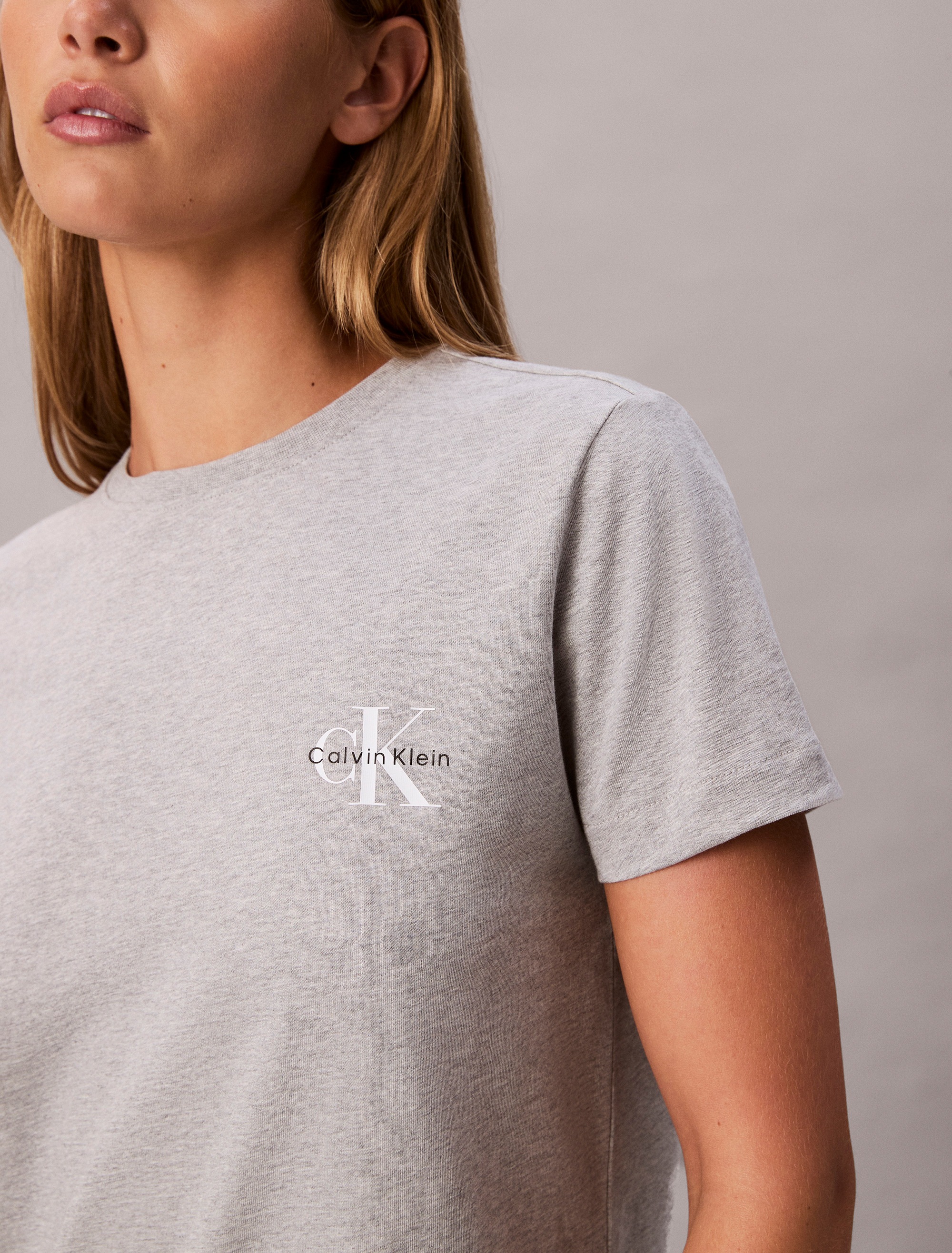 Calvin Klein Jeans T-Shirt »A- Logo CN 2 Pack Tee«, (Packung, 2er-Pack), Mit Rundhalsausschnitt