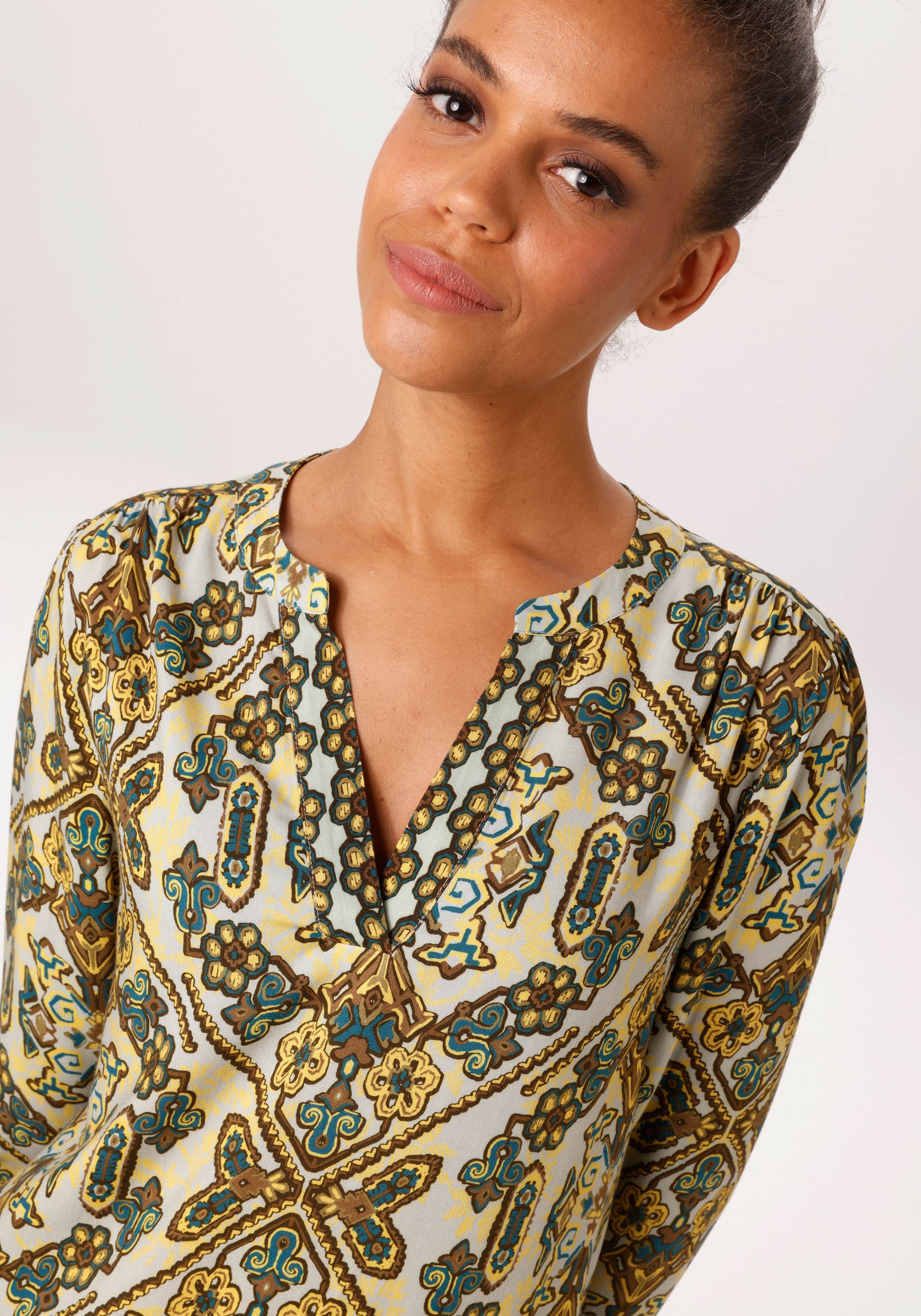 Aniston CASUAL Blusenkleid Eingrifftaschen mit extravagantem, grafischen Druck - NEUE KOLLEKTION