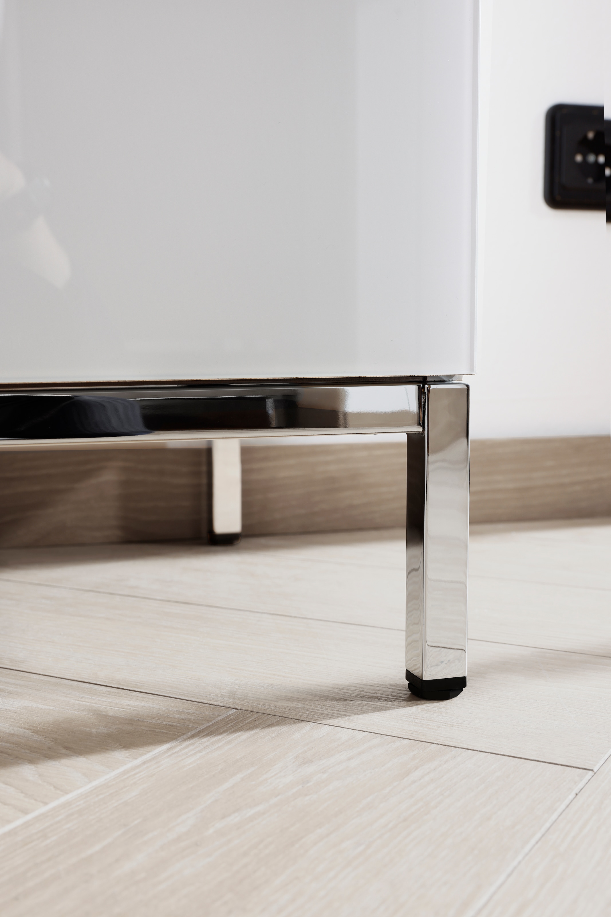 rauch Kombikommode »Kommode Türkommode Sideboard Kombikommode FLIPP mit Glasfront«, (Breite 200 cm mit 4 Einlegeböden), 3-türig mit 5 Schubladen und Soft-Close-Funktion sowie Glasfront