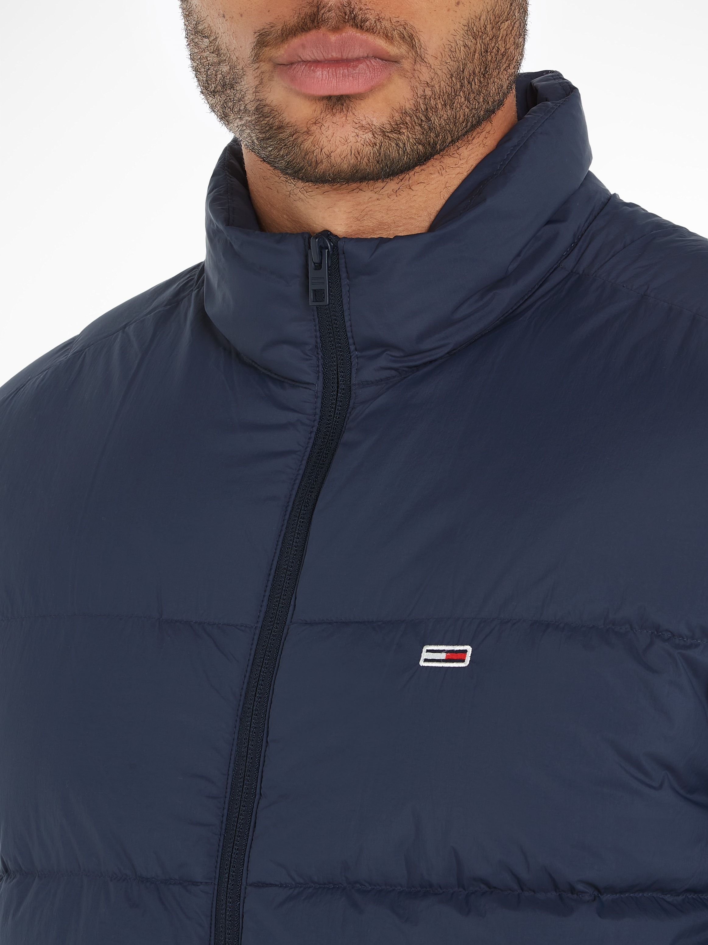 Tommy Jeans Steppjacke »TJM LIGHT DOWN JACKET«, mit Logostickerei