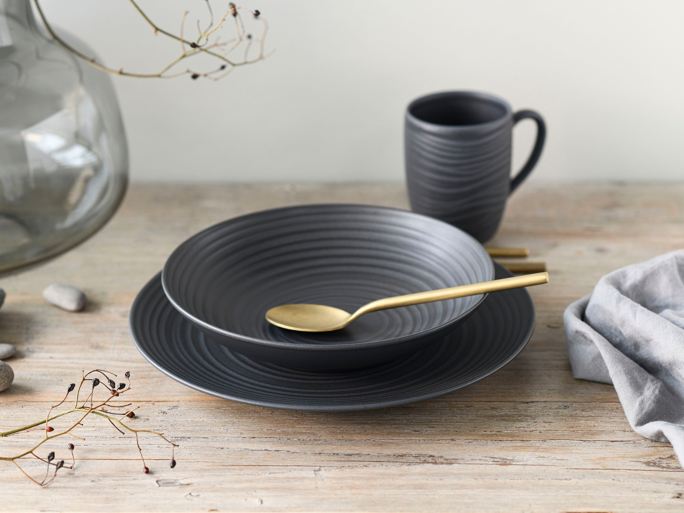CreaTable Kombiservice »Geschirr-Set Lava Stone«, (Set, 16 tlg., Kaffeeservice und Tafelservice im Set, für 4 Personen), Service, schwarz, erhabenenes Relief, 16 Teile, für 4 Personen