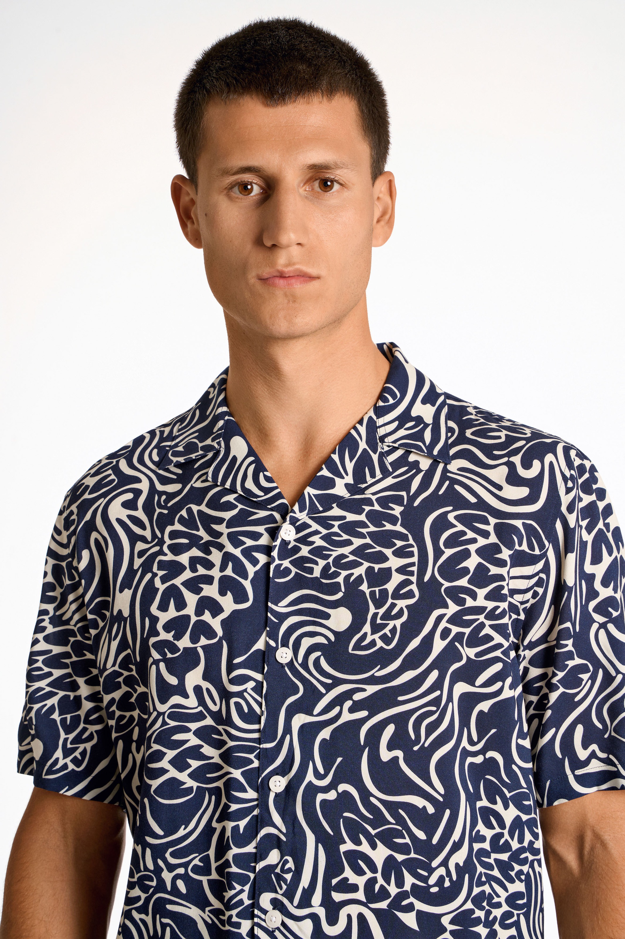 LINDBERGH Print-Shirt mit Muster und aus reiner Viskose