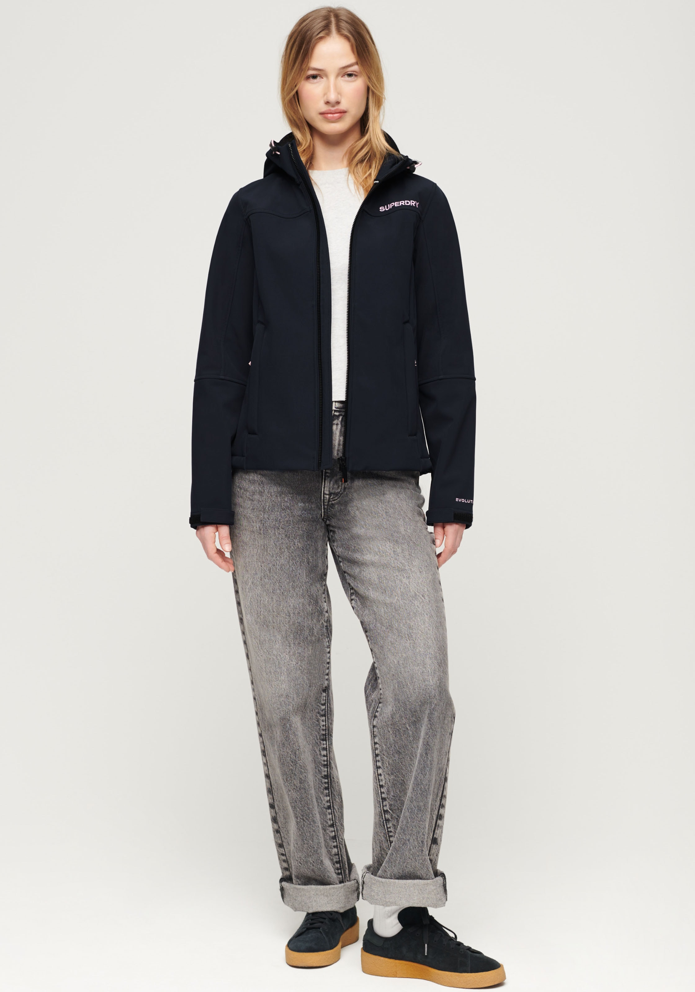 Superdry Softshelljacke »SU-HOODED SOFTSHELL JACKET«, mit Kapuze