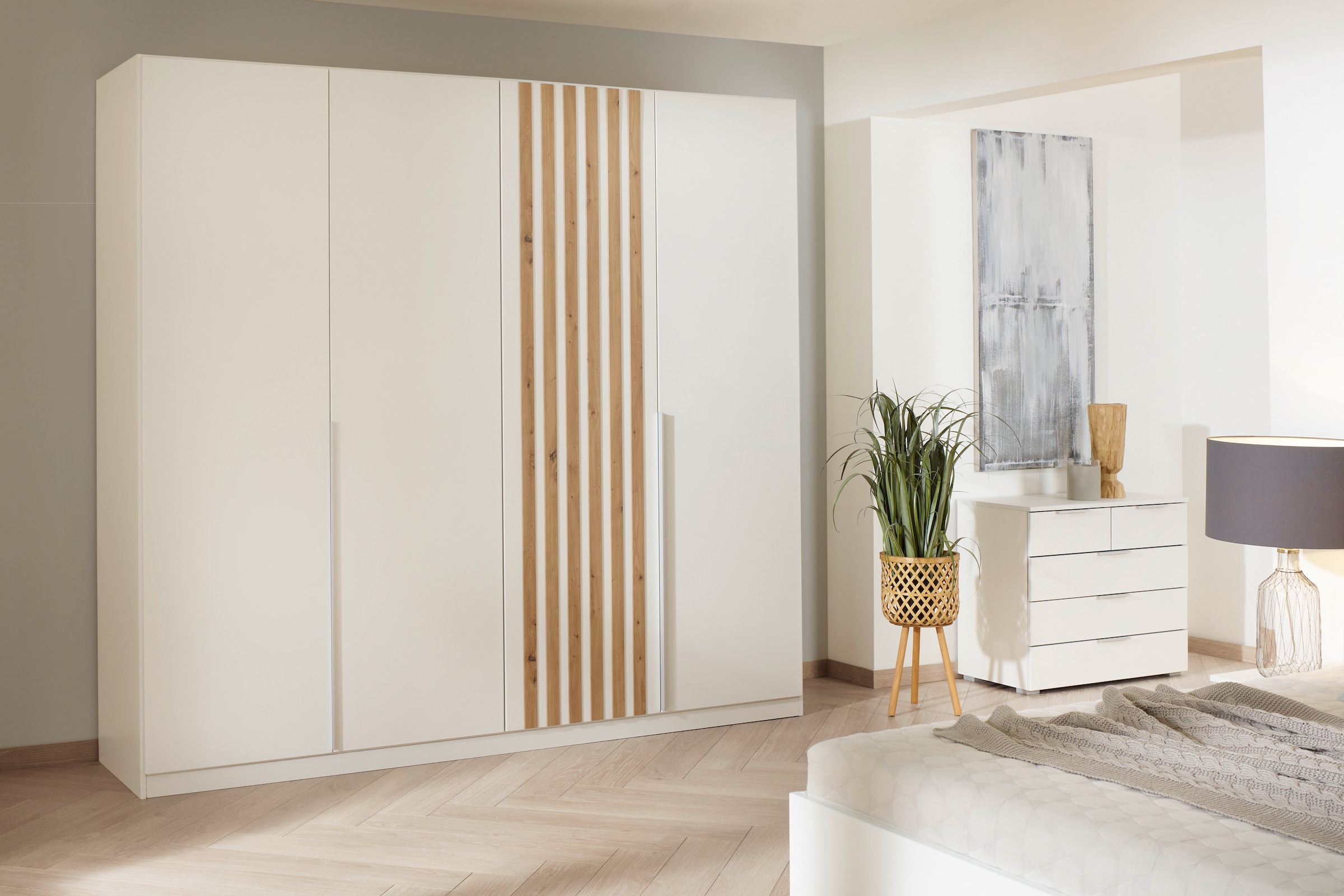 rauch Drehtürenschrank »Kleiderschrank Schrank Garderobe Breiten 181/226/271 cm LAMELLA« 3 verschiedene Ausstattungen BASIC/CLASSIC/PREMIUM (inkl. SOFT-CLOSE),  elegante Lamellen-Auflage in 3D Akustikpaneel Optik MADE IN GERMANY