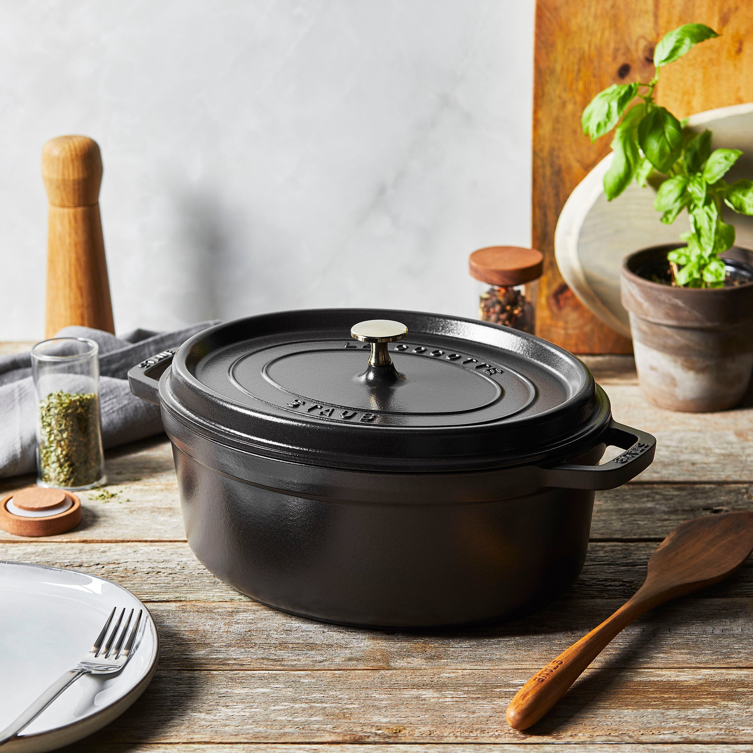 STAUB Bräter »Cocotte«, Gusseisen, (1 tlg.), robust, langlebig, perfekte Hitzeverteilung, Aromaregen-Deckel
