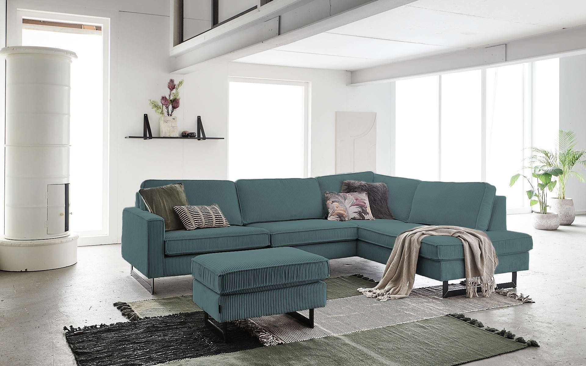 Places of Style Hocker »Pinto«, mit Keder, Metallfüßen und auch in Cord Bezug erhältlich