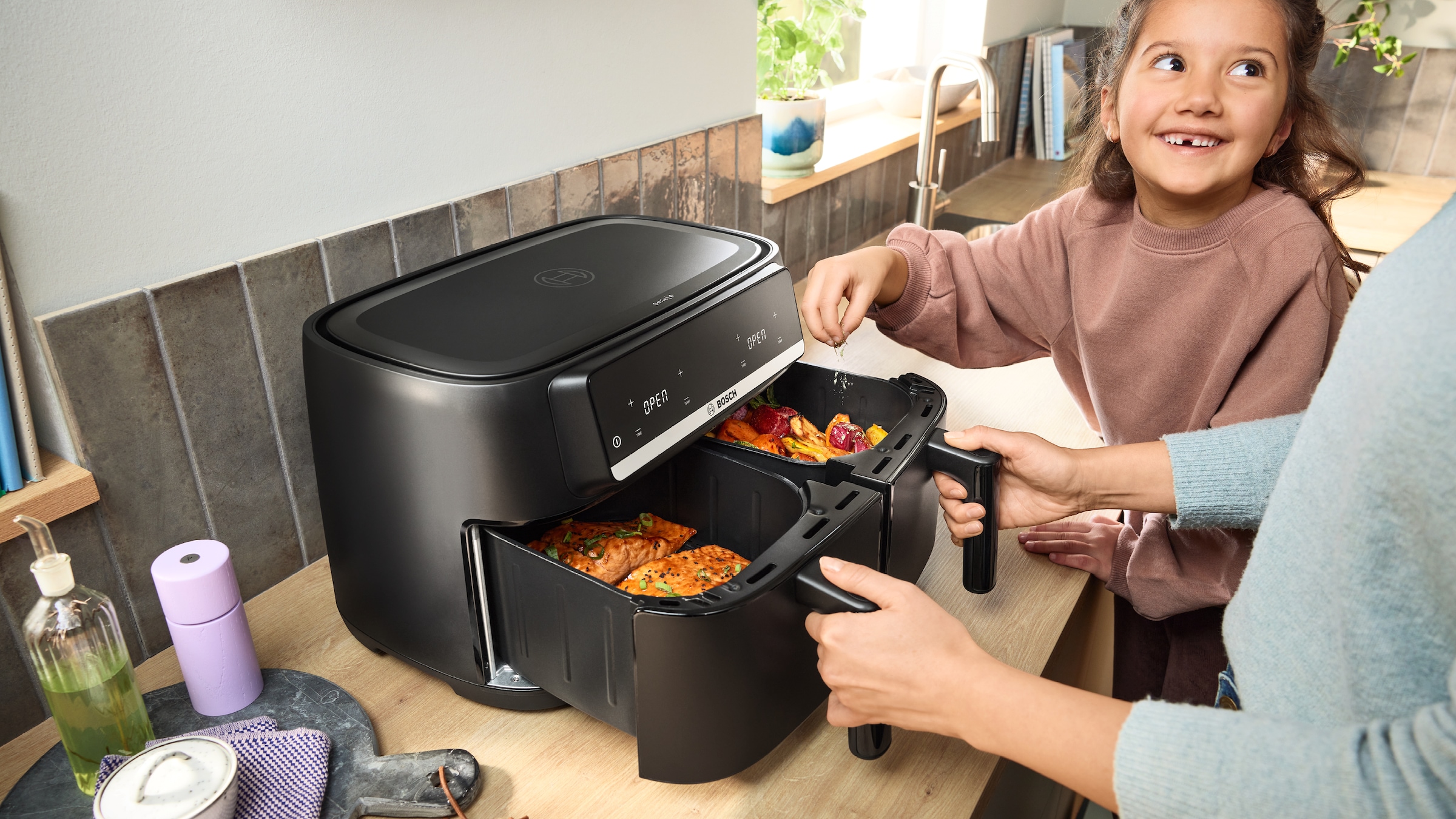BOSCH Heißluftfritteuse »Airfryer MAFD440B0, 2* 4,5L Kammer, spülmaschinengeeignet, schwarz« 2500 W PFAs frei, einfache Reinigung, 6 voreingestellte Programme