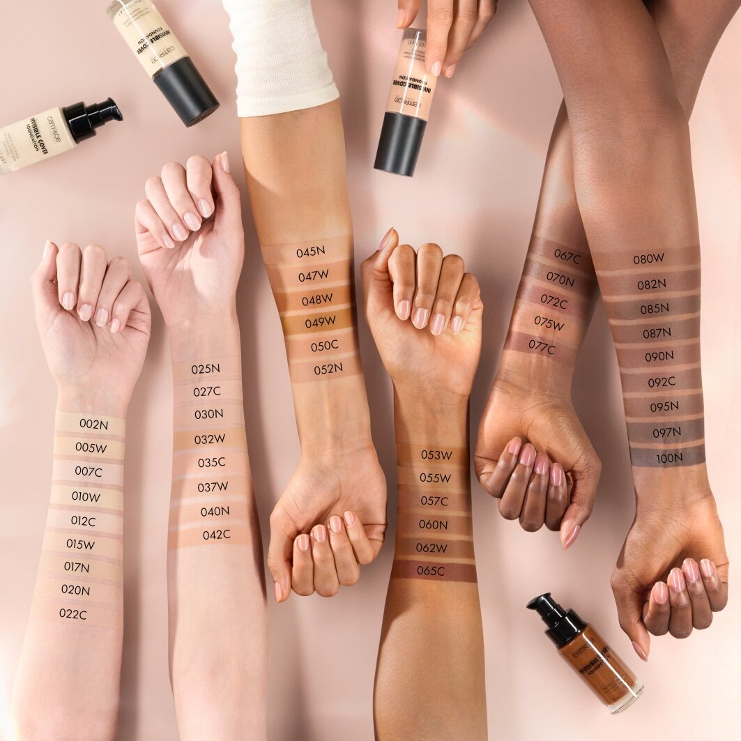 Catrice Foundation »Invisible Cover Foundation«, Langanhaltendes mattes Finish, mittlere, variable Deckkraft.