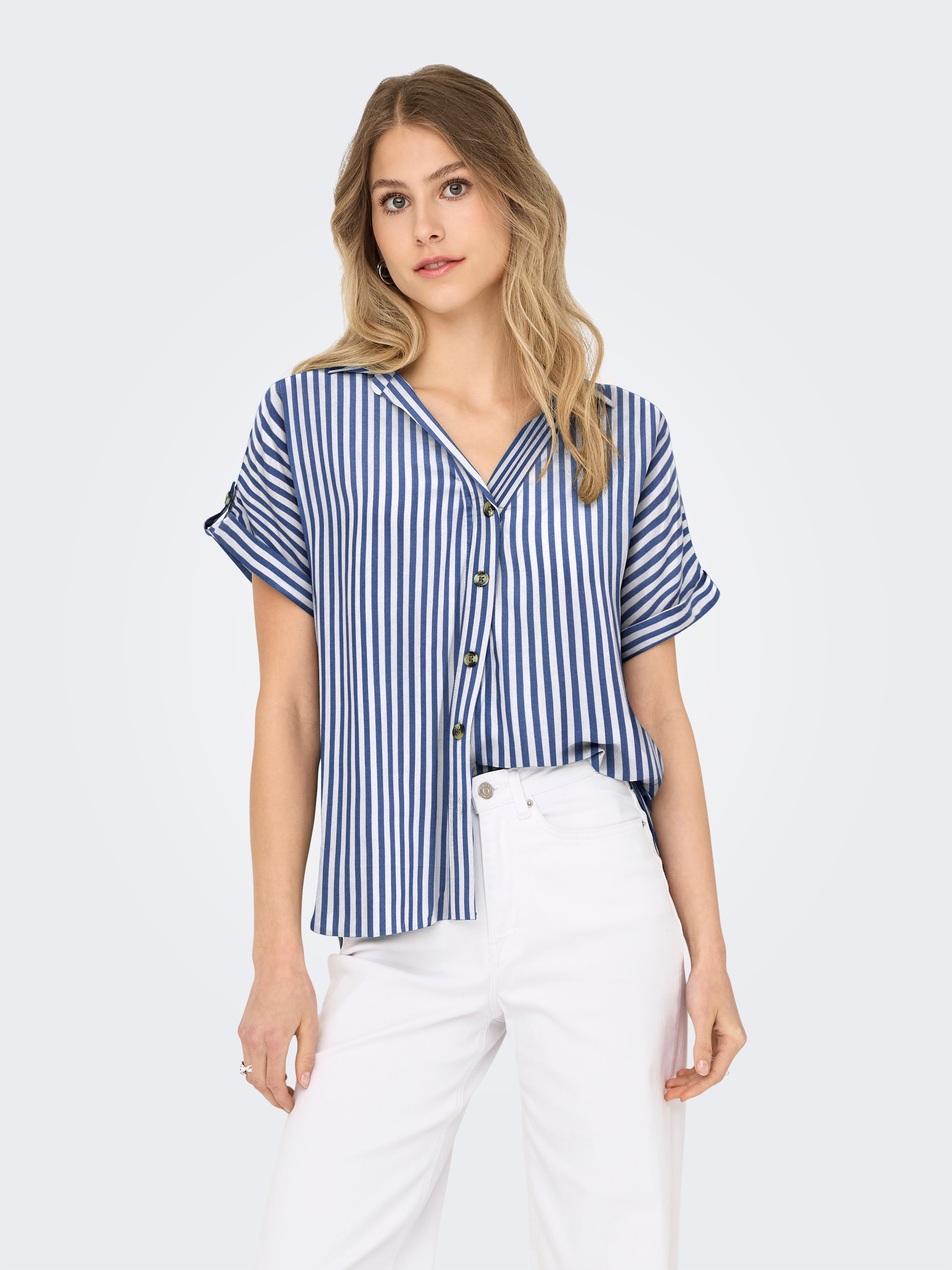 ONLY Kurzarmbluse »ONLYASMIN SHIRT S/S WVN NOOS« Viskose, hinten etwas länger geschnitten