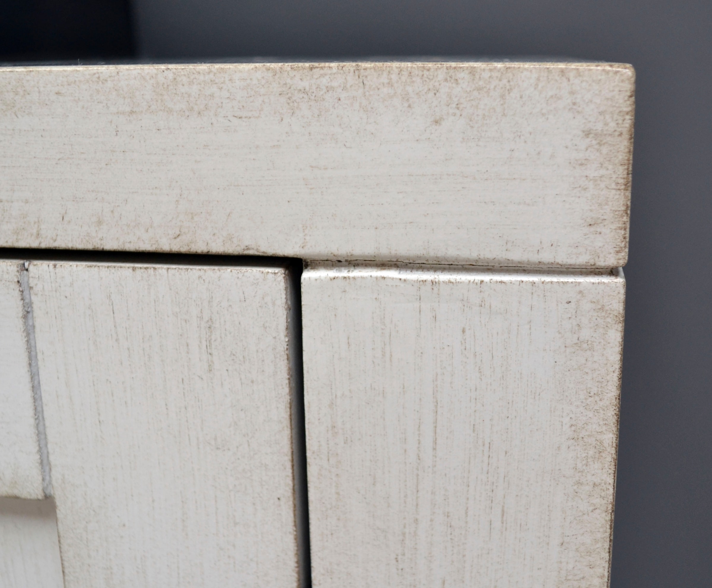 Leonique Sideboard »Juliette«, Kommode, Antik Weiß, Ornamente, verspiegeltes Glas, ca. 152x41x89 cm